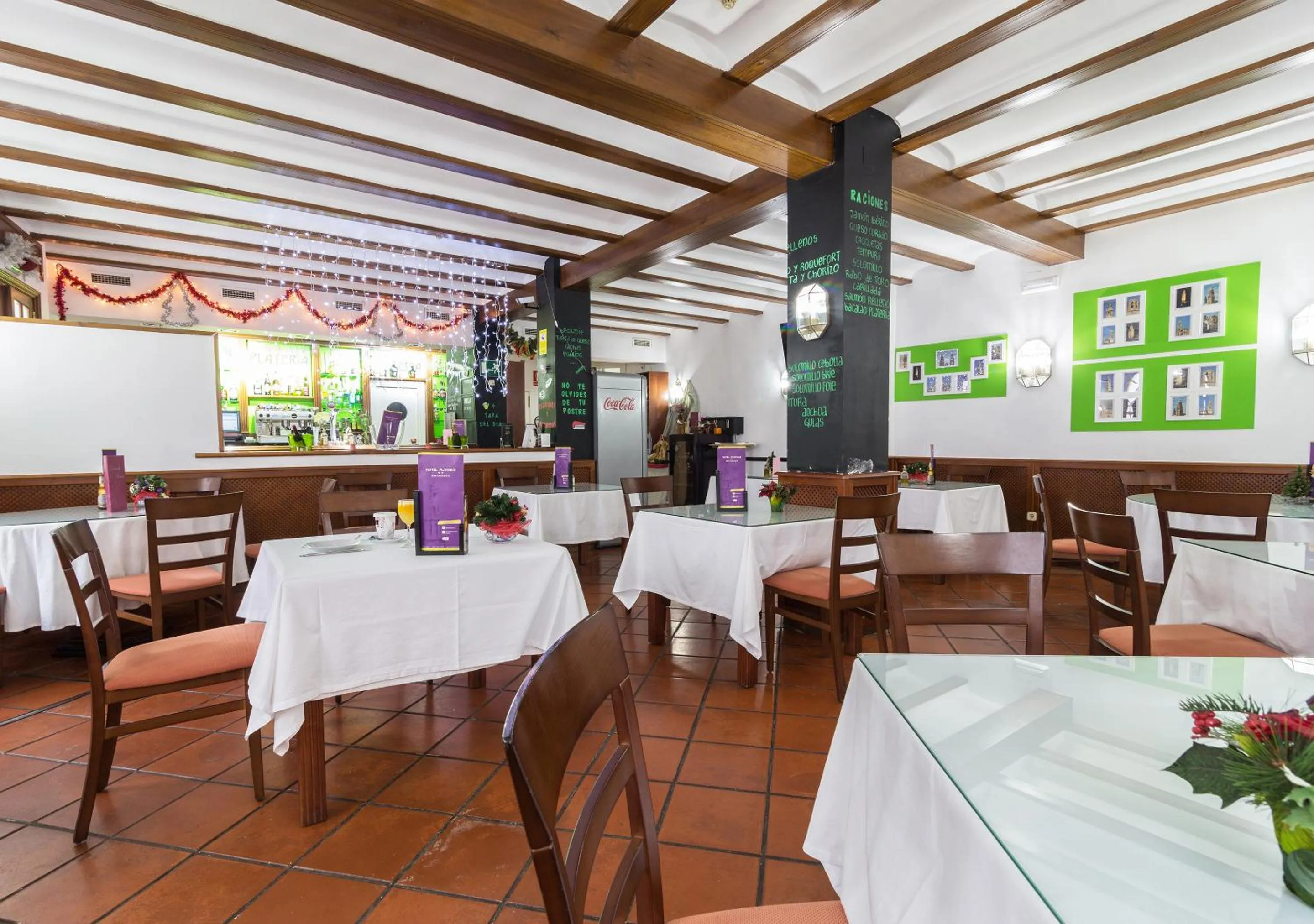 Restaurant/places to eat in Hotel Platería
