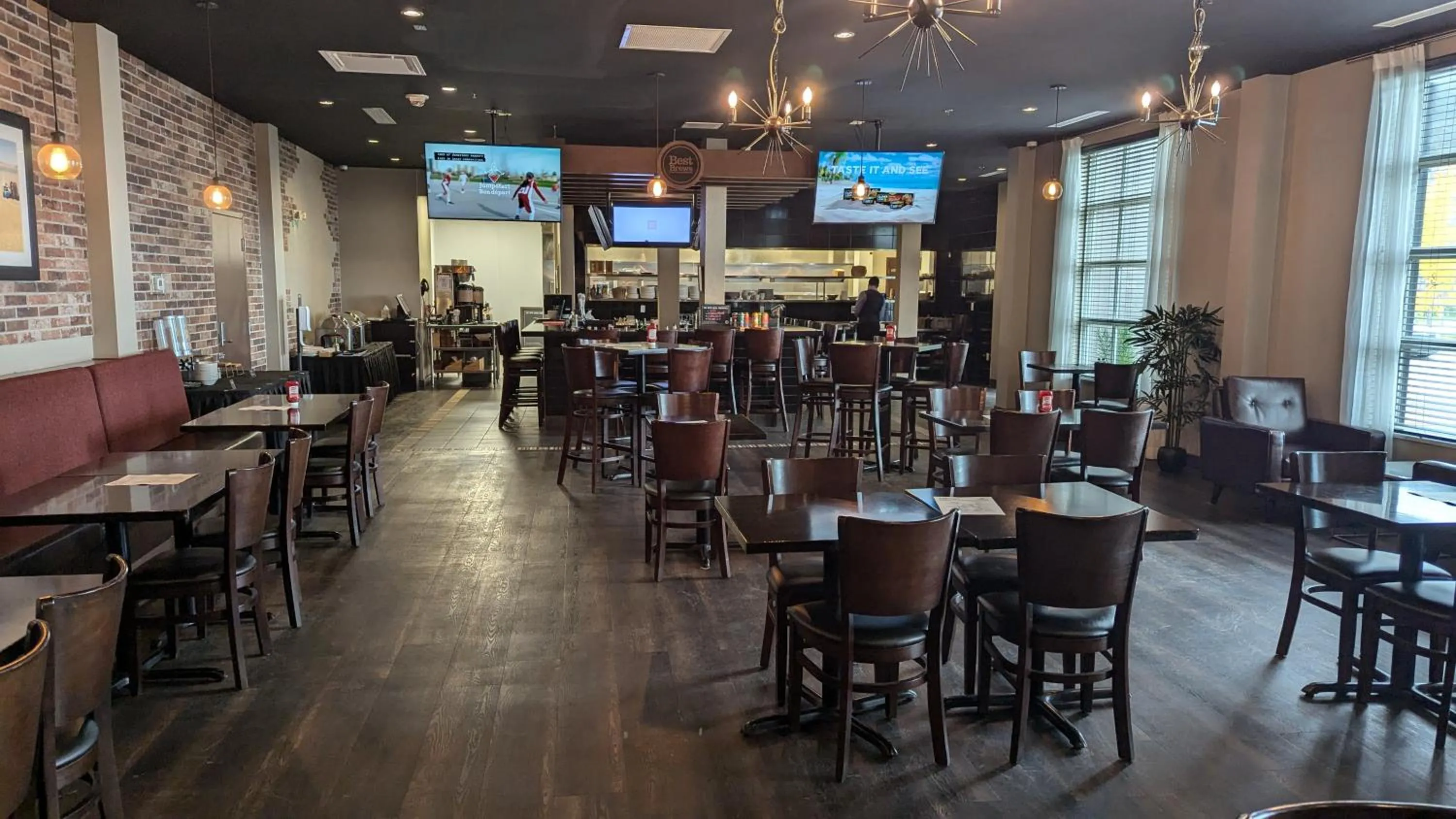 Restaurant/places to eat in Four Points by Sheraton Sherwood Park