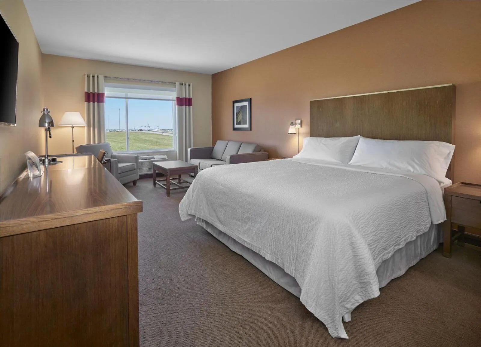 Bedroom, Bed in Four Points by Sheraton Sherwood Park