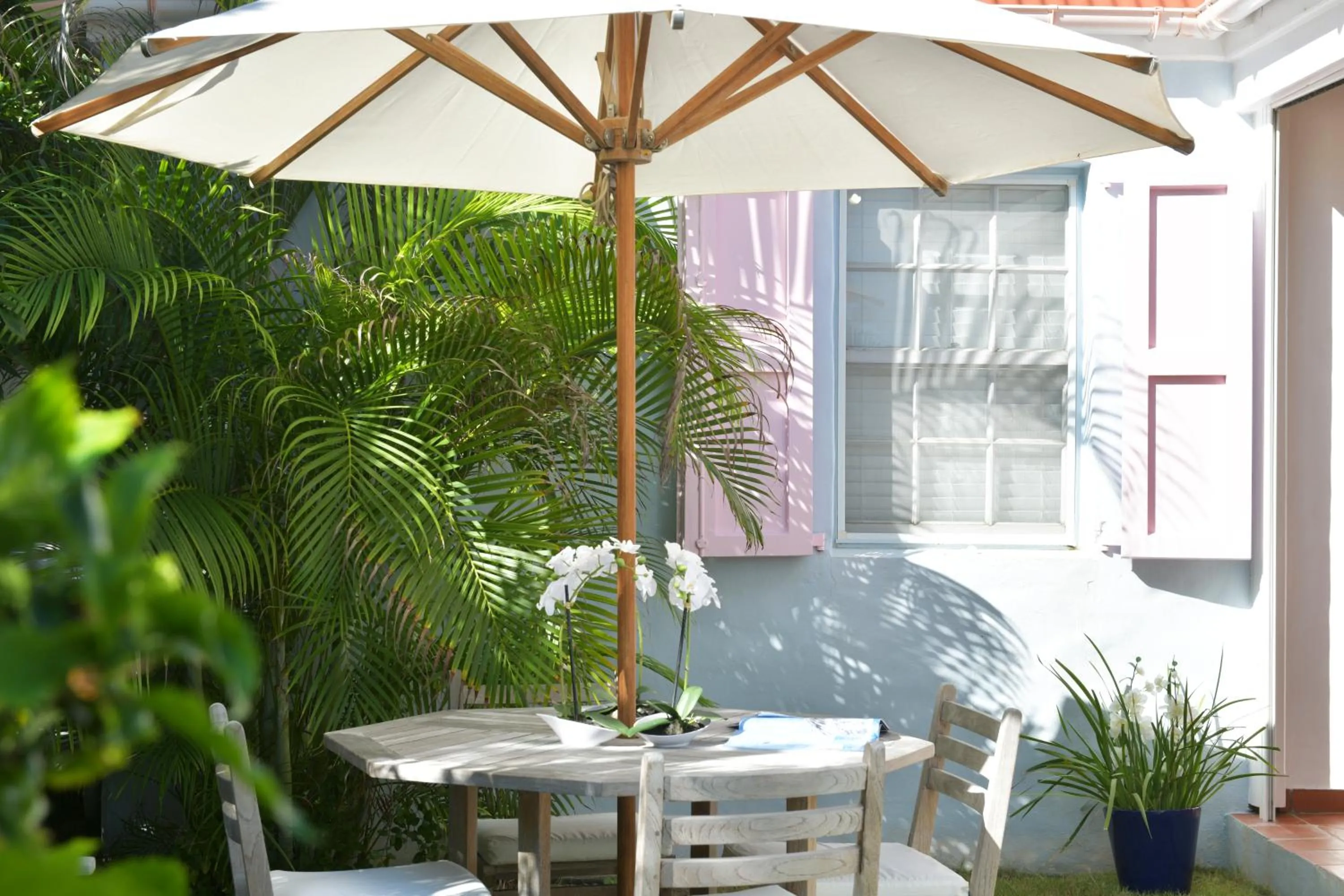 Property building in Les Ilets De La Plage