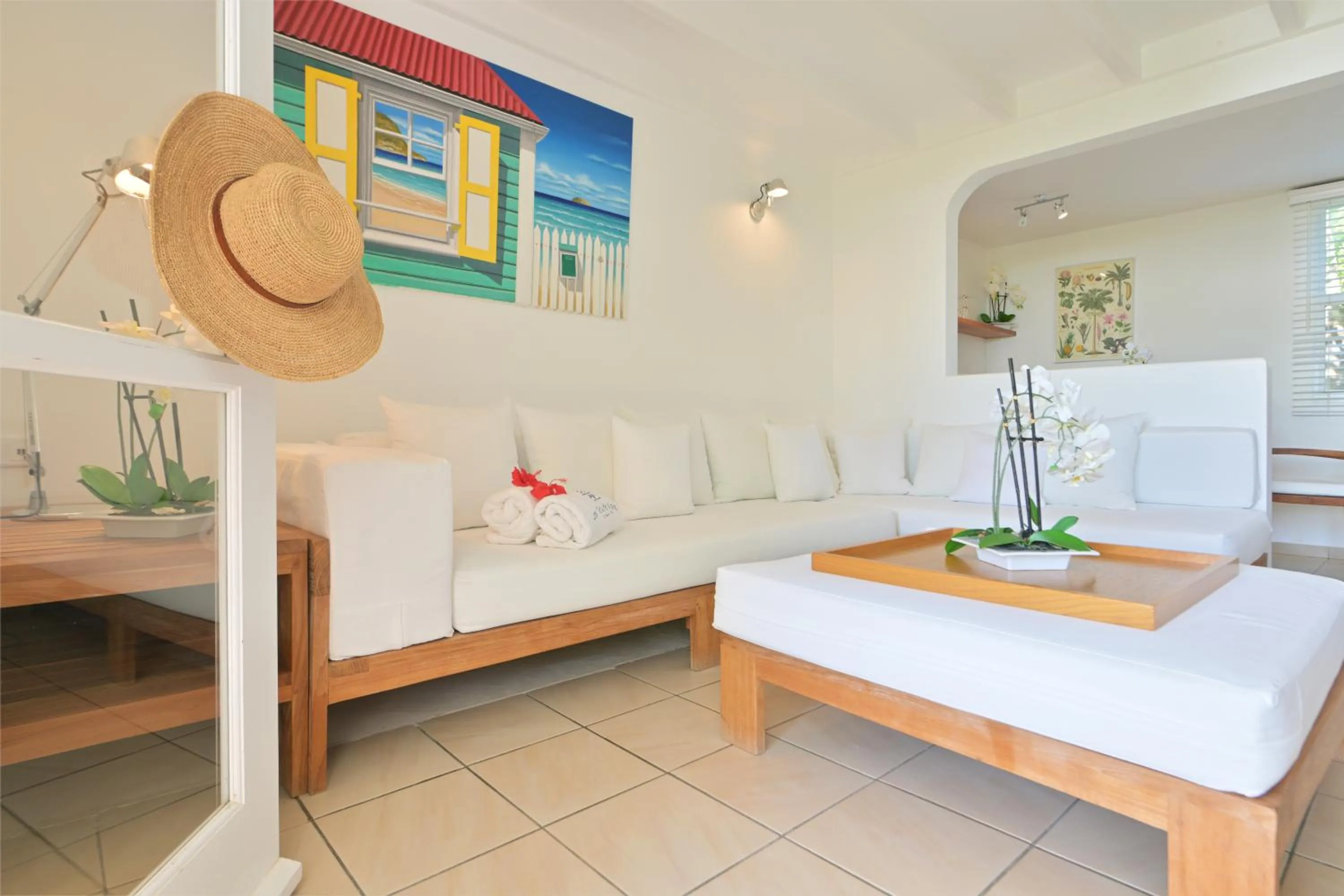 Living room, Bed in Les Ilets De La Plage