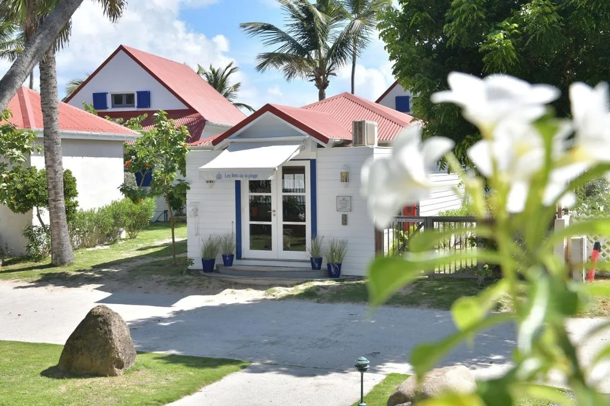 Property building in Les Ilets De La Plage