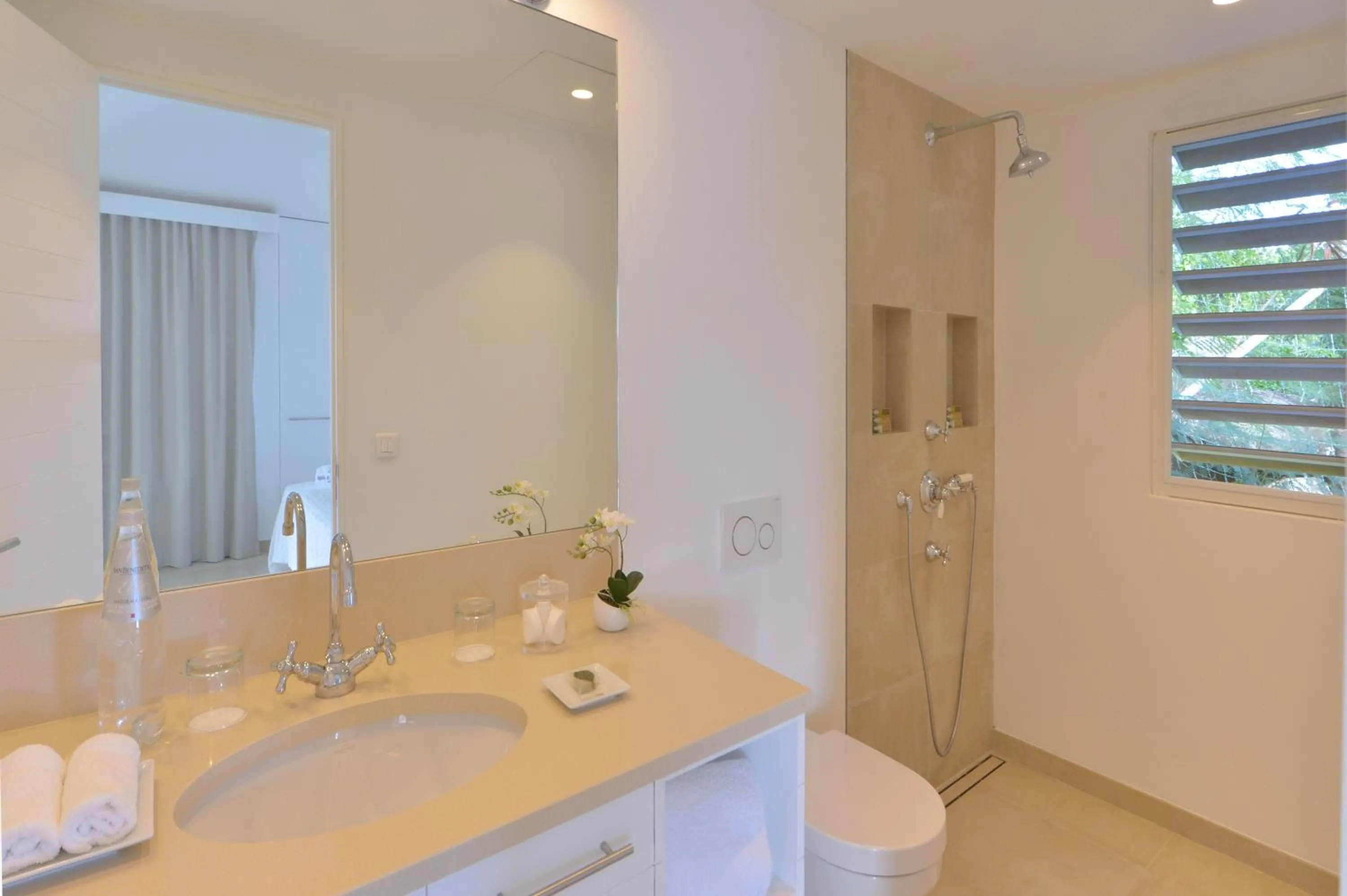 Bathroom in Les Ilets De La Plage