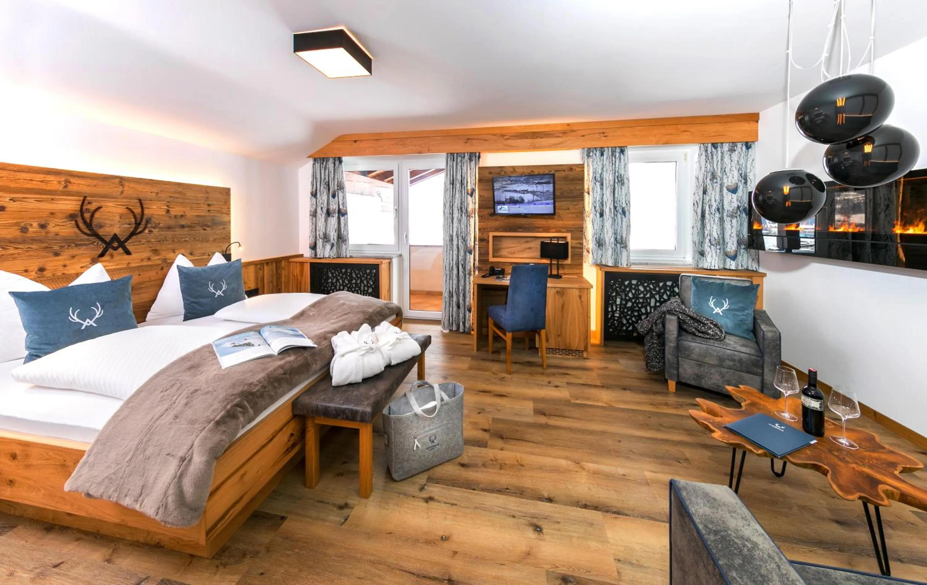 Photo of the whole room, Bed in SOULSISTERS' Hotel 4 Sterne Superior