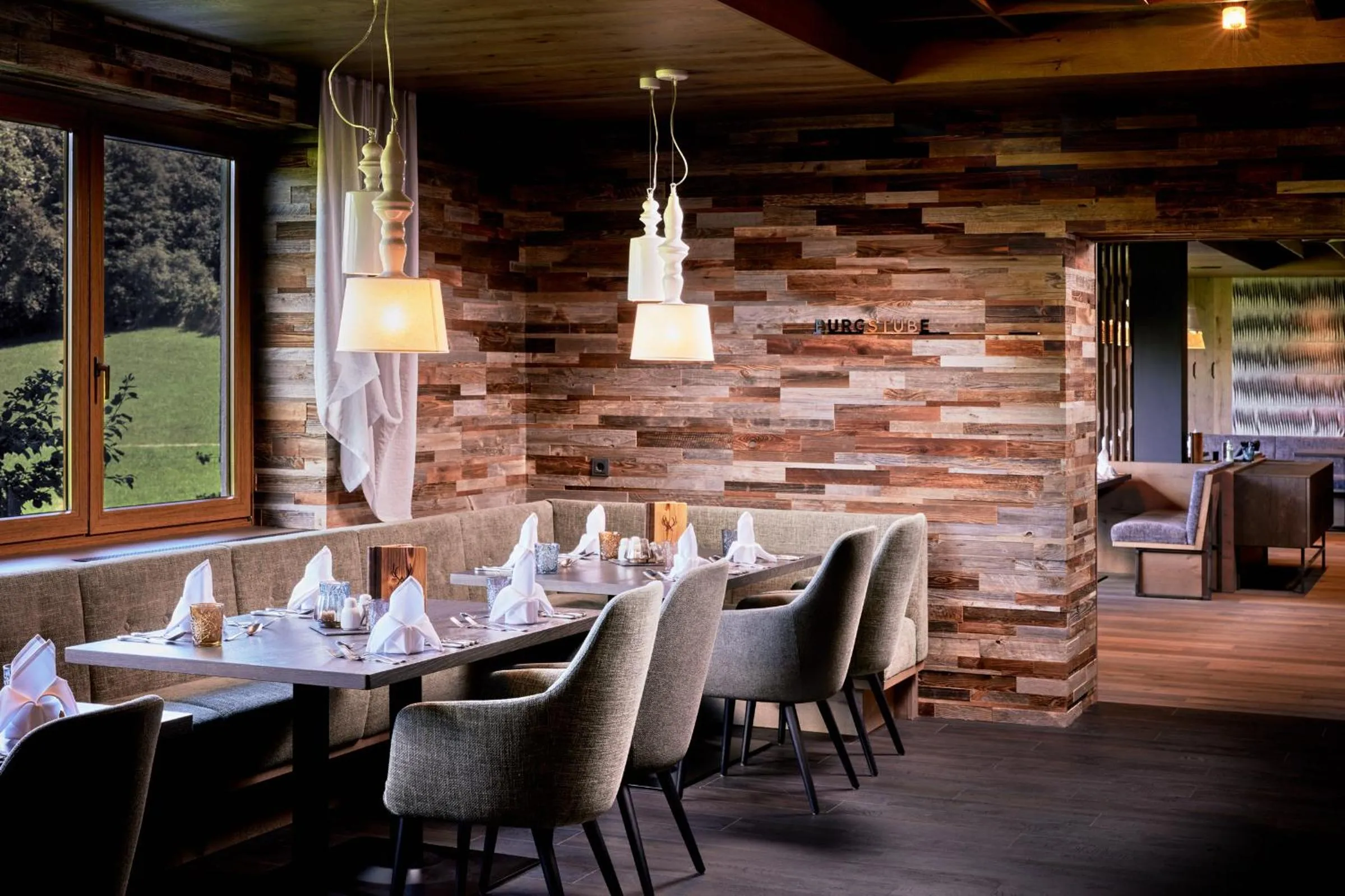 Restaurant/places to eat in SOULSISTERS' Hotel 4 Sterne Superior