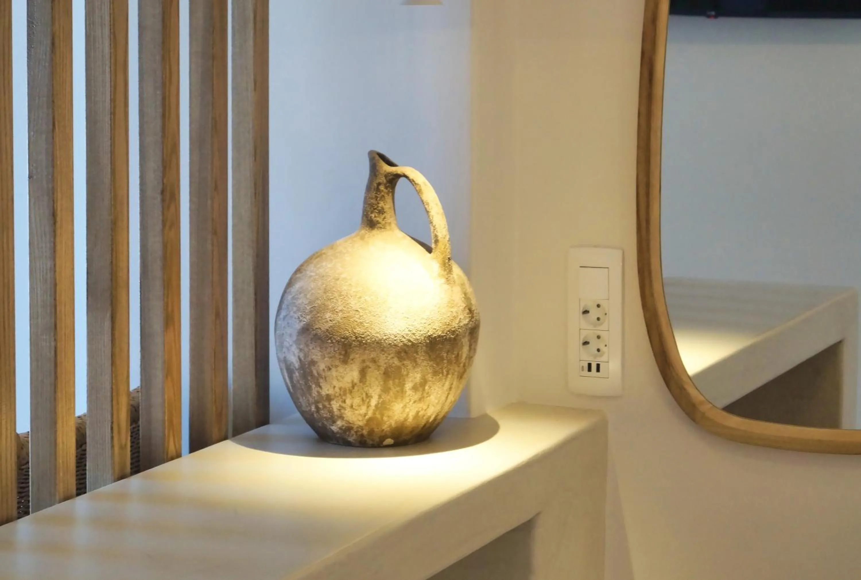 Decorative detail in Kokkinos Villas