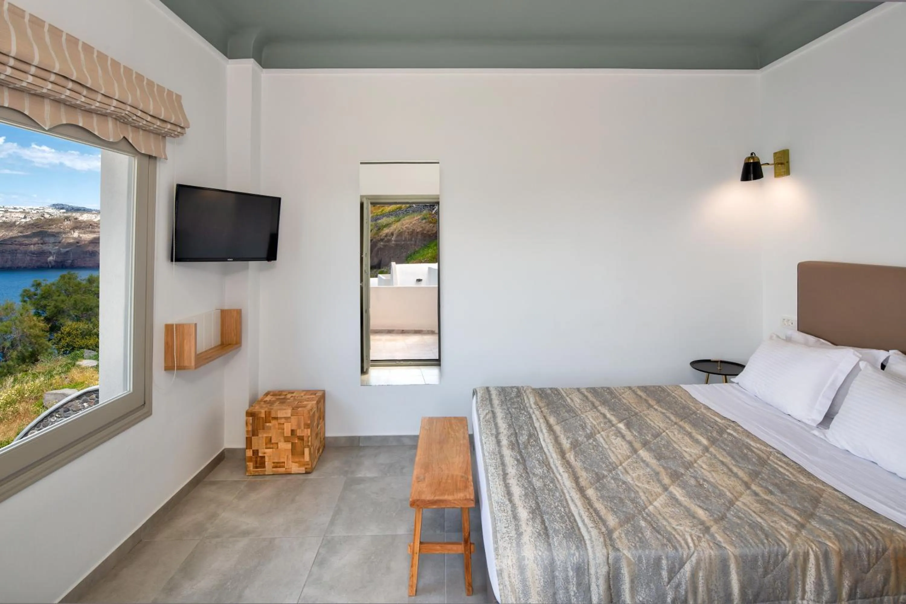 Bed in Kokkinos Villas