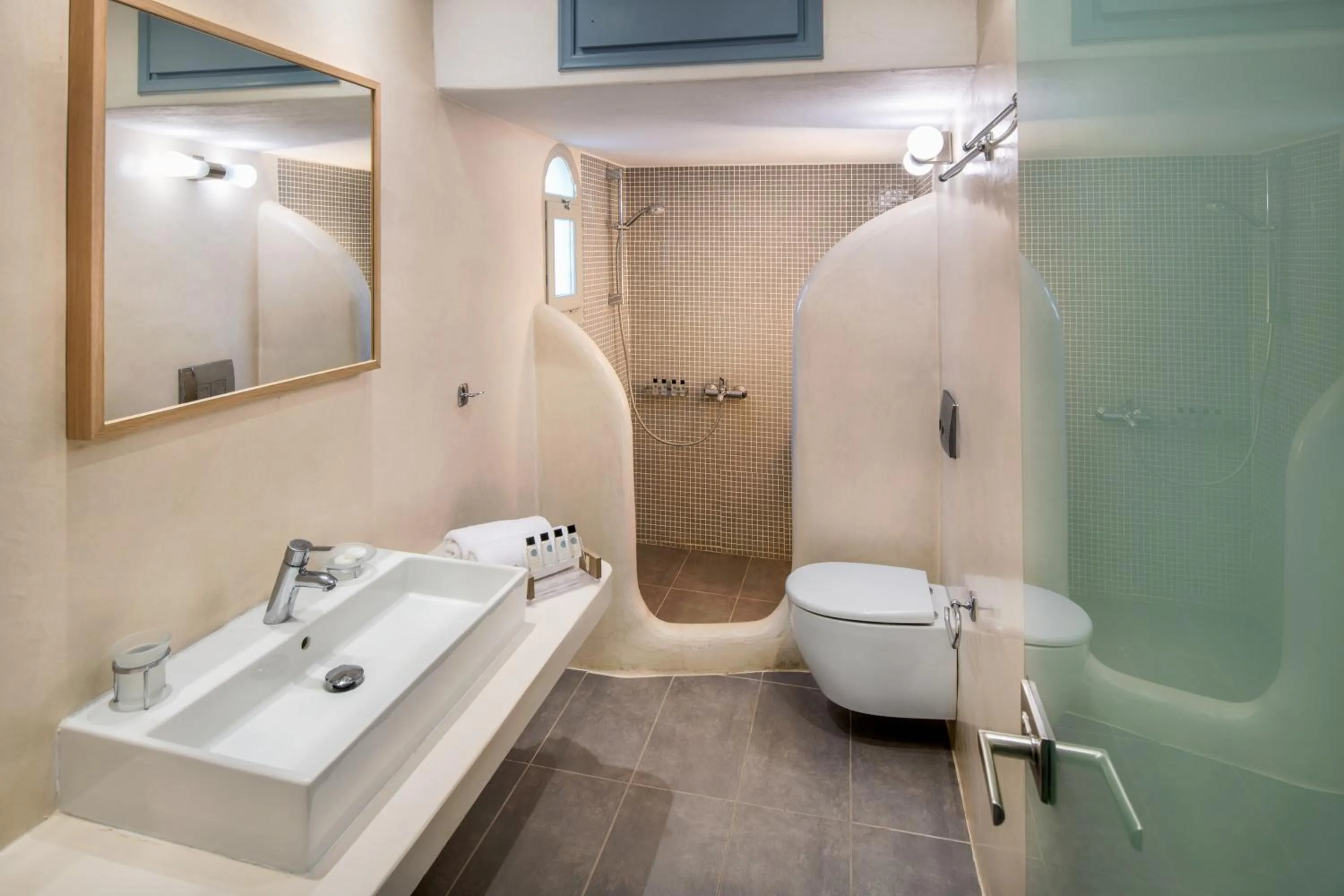 Shower in Kokkinos Villas