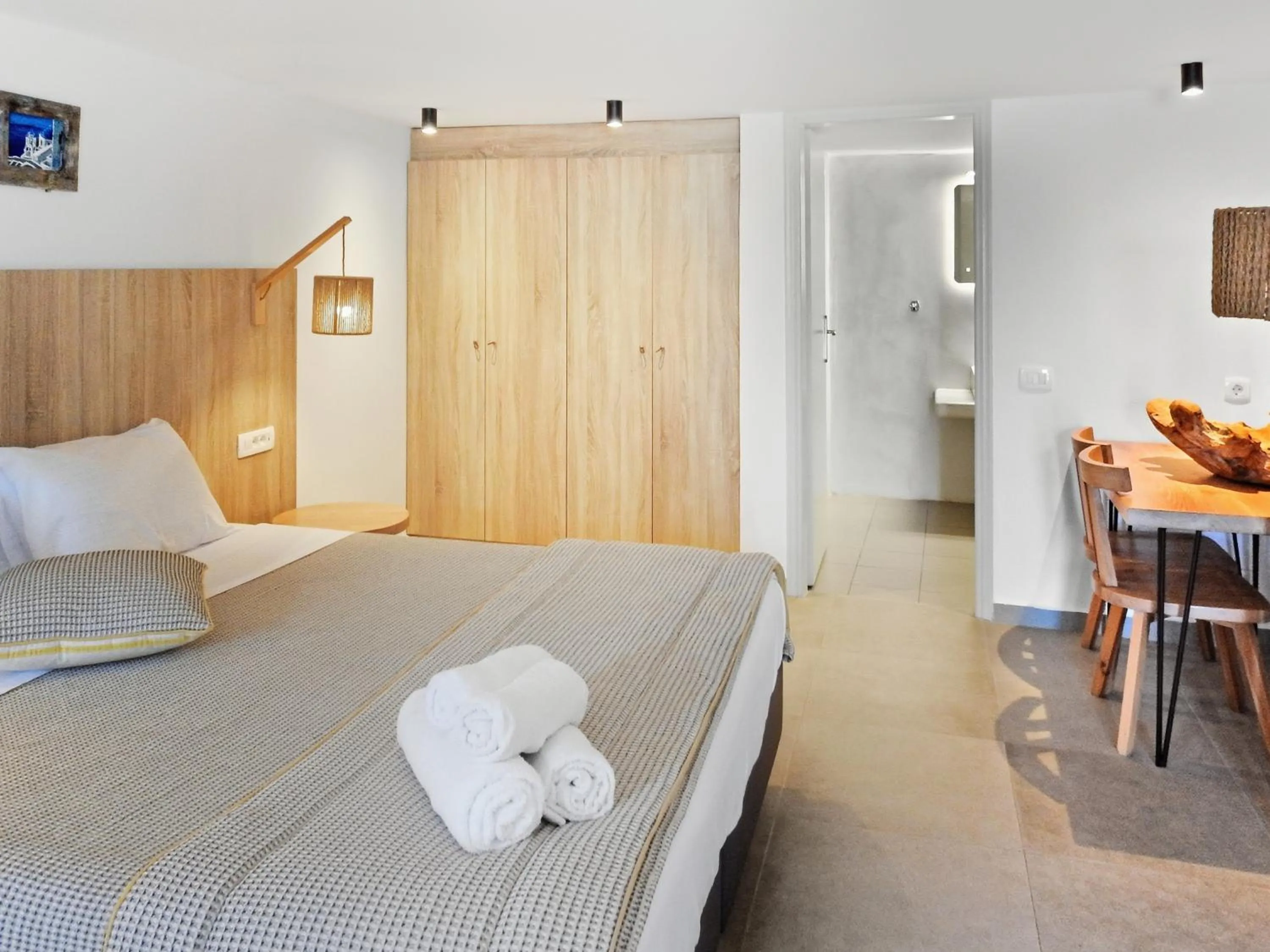 Bed in Kokkinos Villas