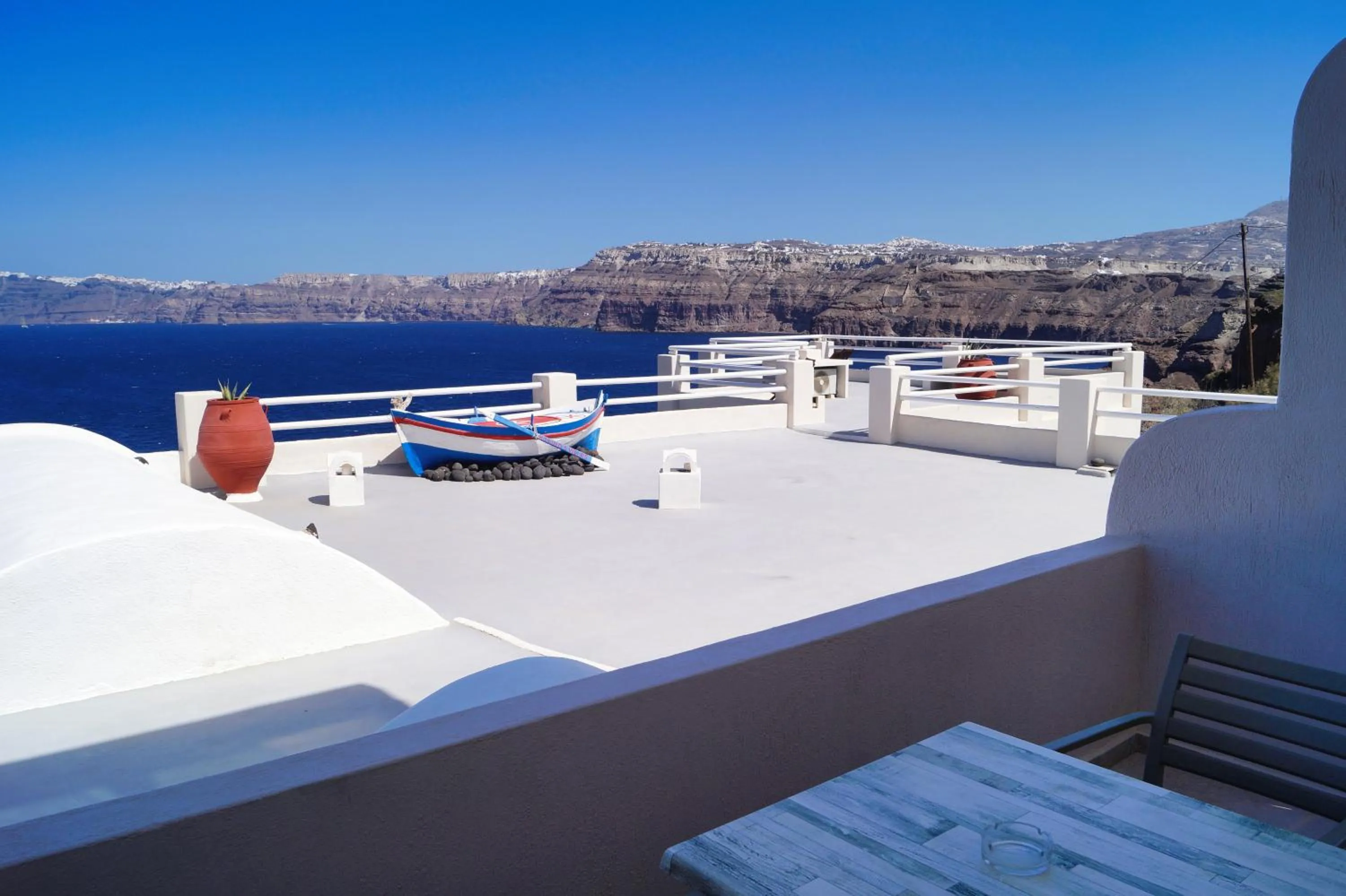 Patio in Kokkinos Villas