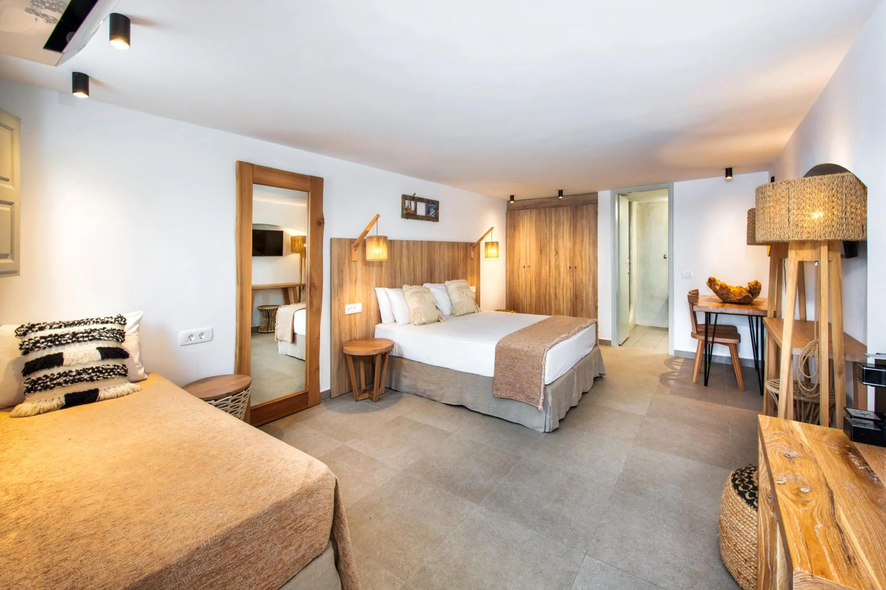 Photo of the whole room, Bed in Kokkinos Villas