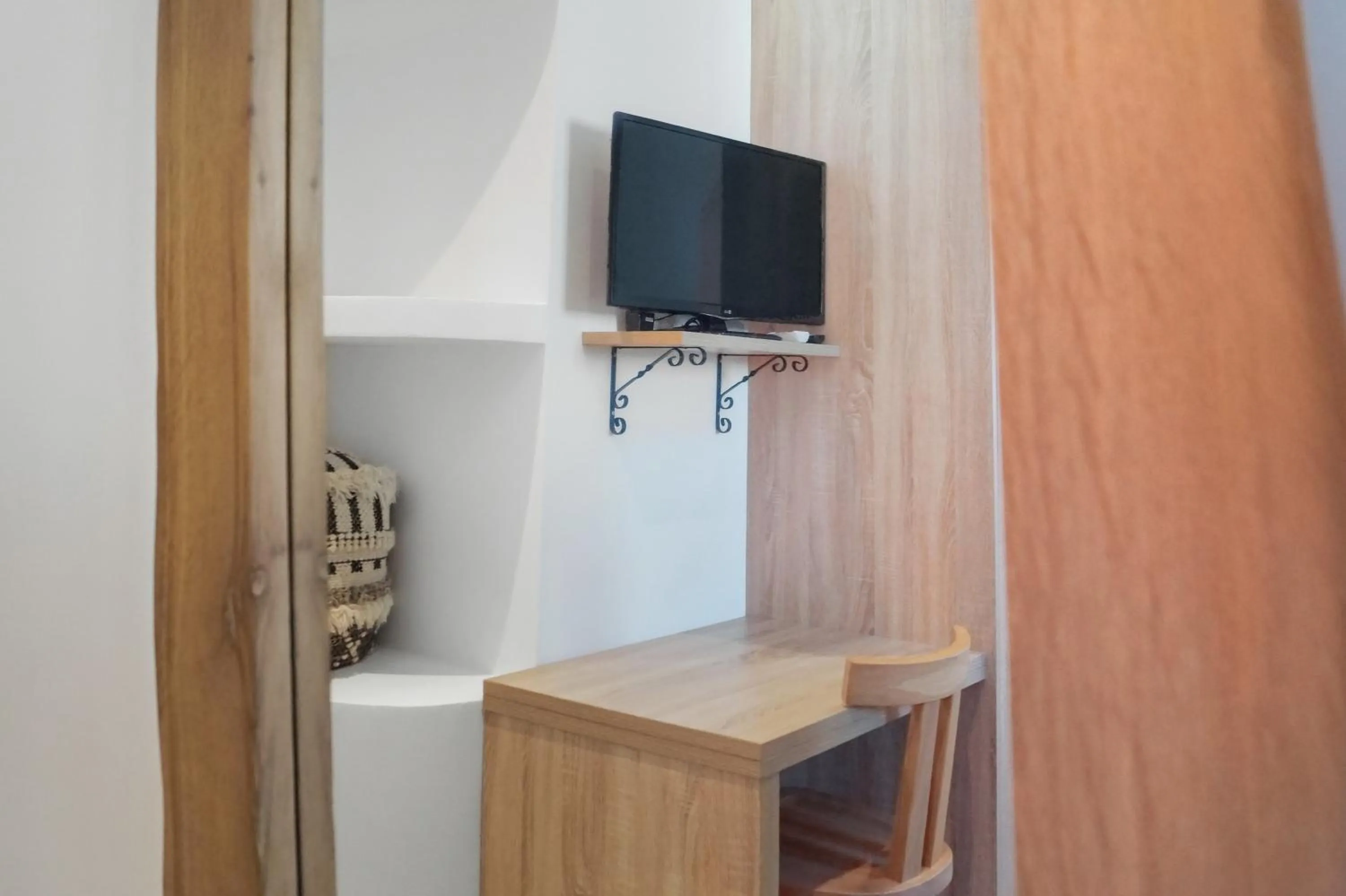 TV and multimedia in Kokkinos Villas