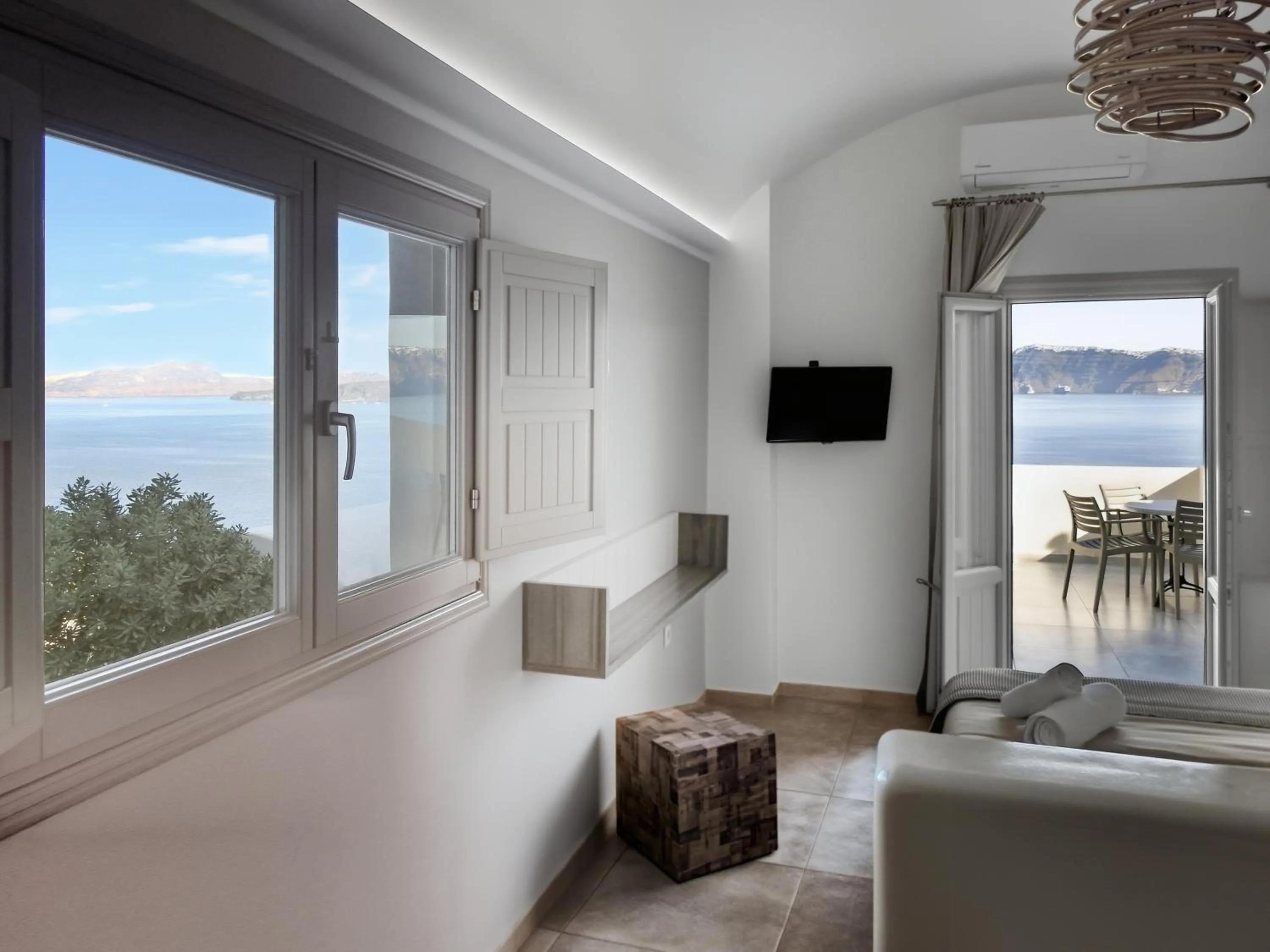 Bed in Kokkinos Villas