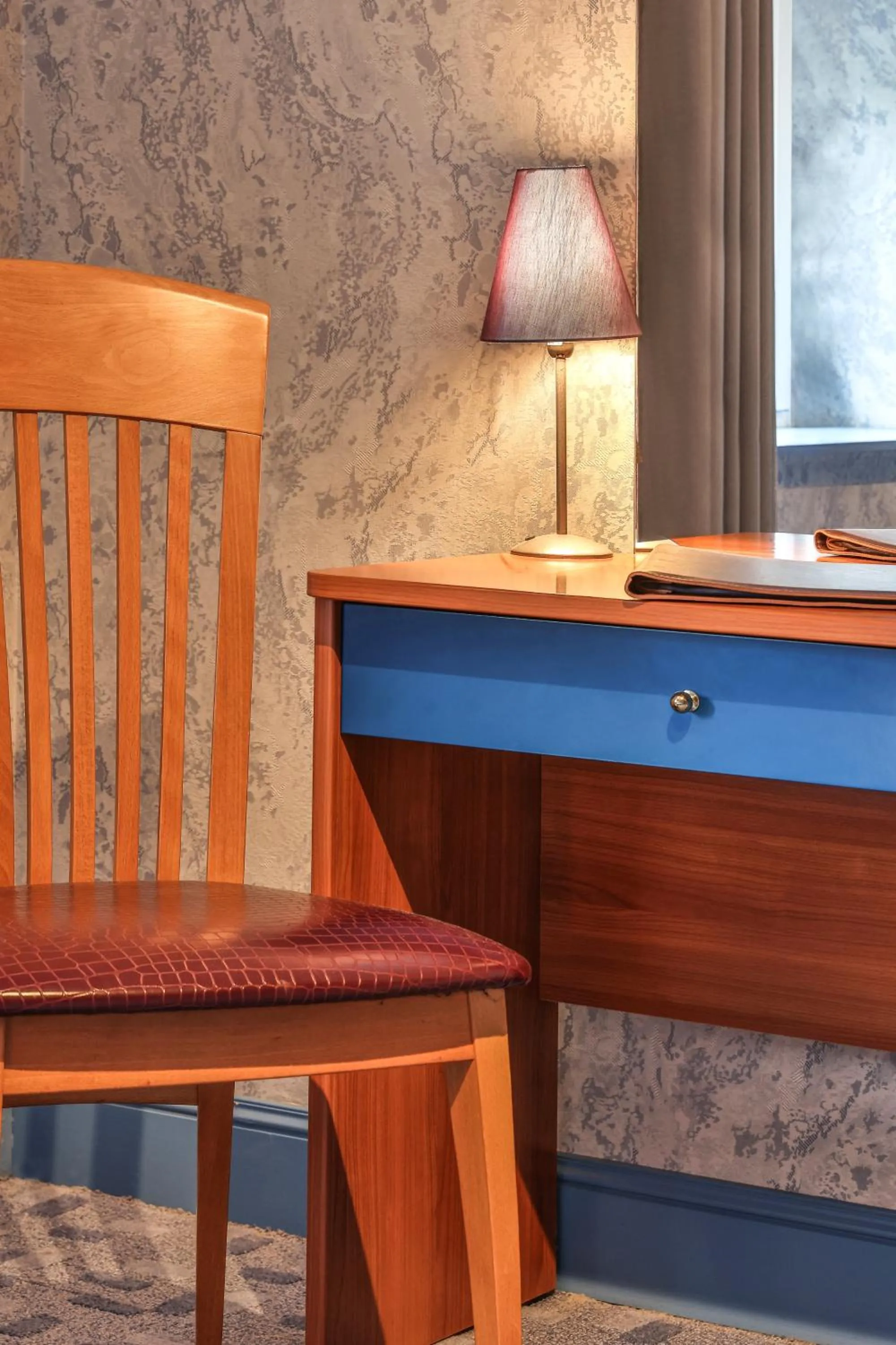 Bedroom in Logis Hôtel-Restaurant Les Voyageurs