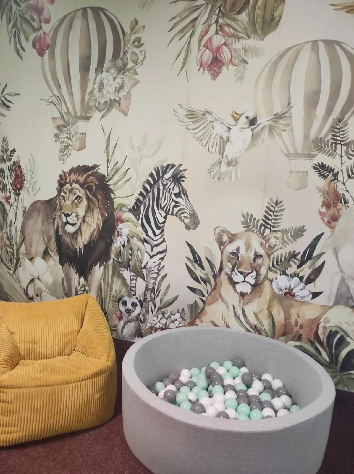 Decorative detail in carpe solem KAPOOM - Last Chance! Nur noch bis 27 April 2025