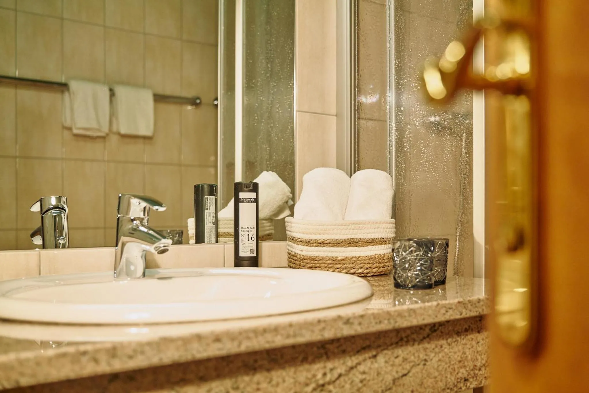 Bathroom in carpe solem KAPOOM - Last Chance! Nur noch bis 27 April 2025