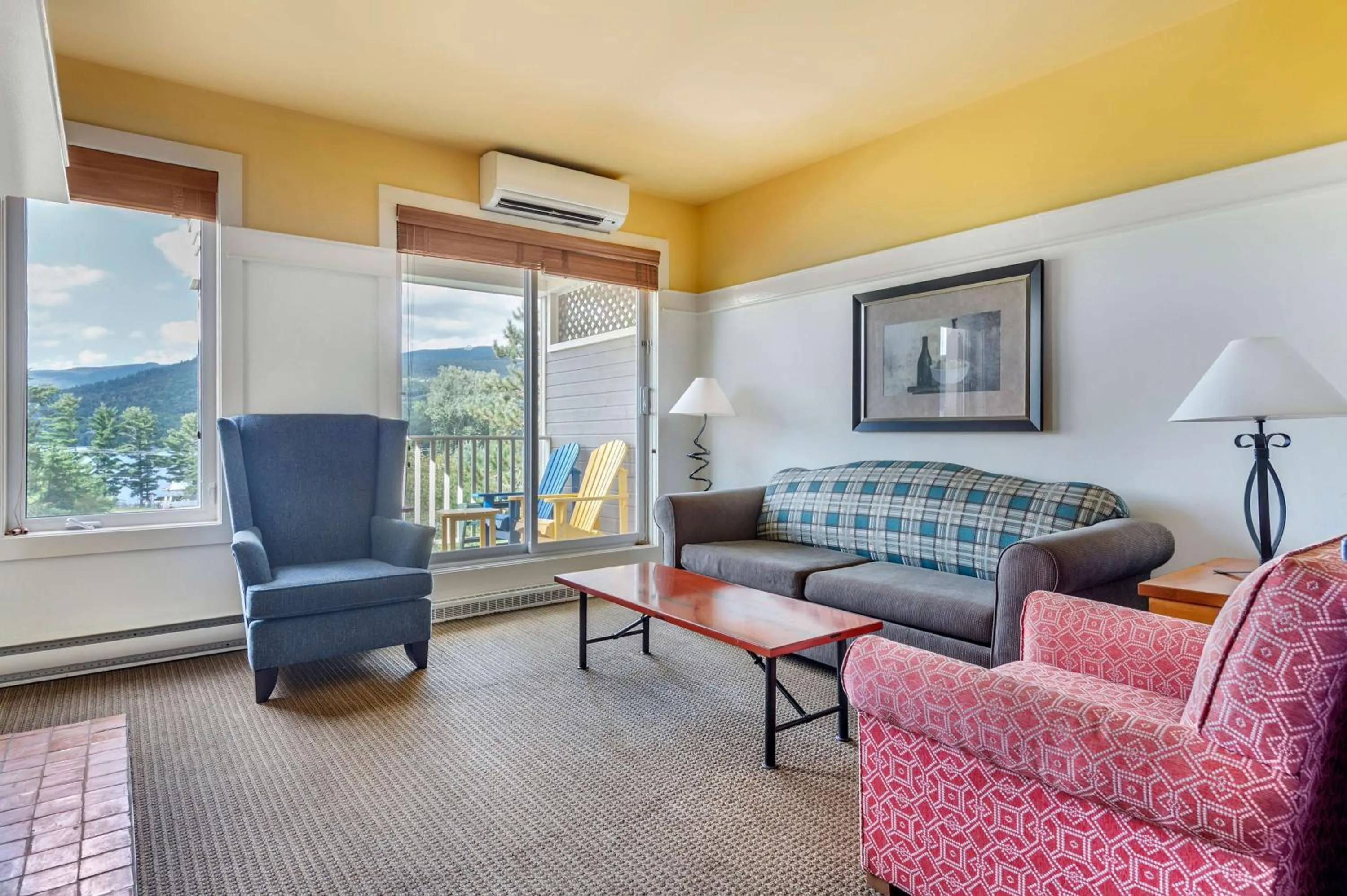 Living room in Hilton Grand Vacations Club Tremblant Canada