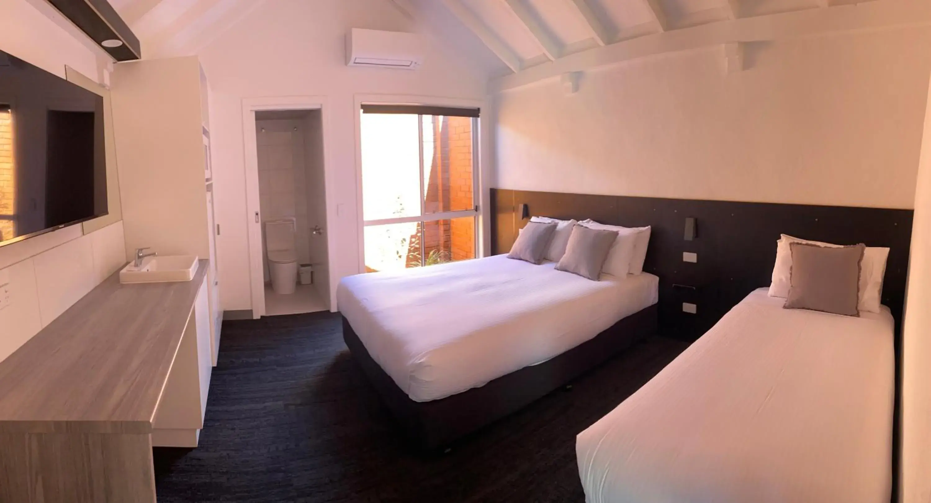 Twin Room in Railway Motel Myrtleford Twin Room in Railway Motel Myrtleford