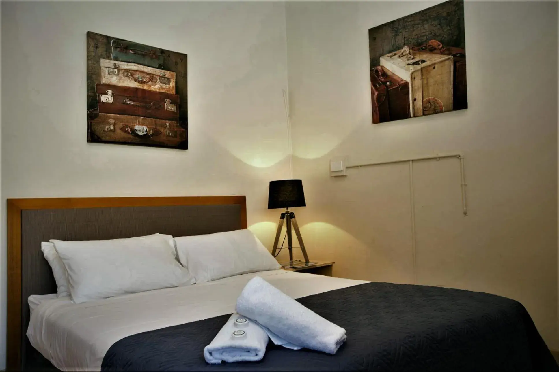 Family Room with Shared Bathroom in Delatite Hotel Family Room with Shared Bathroom in Delatite Hotel