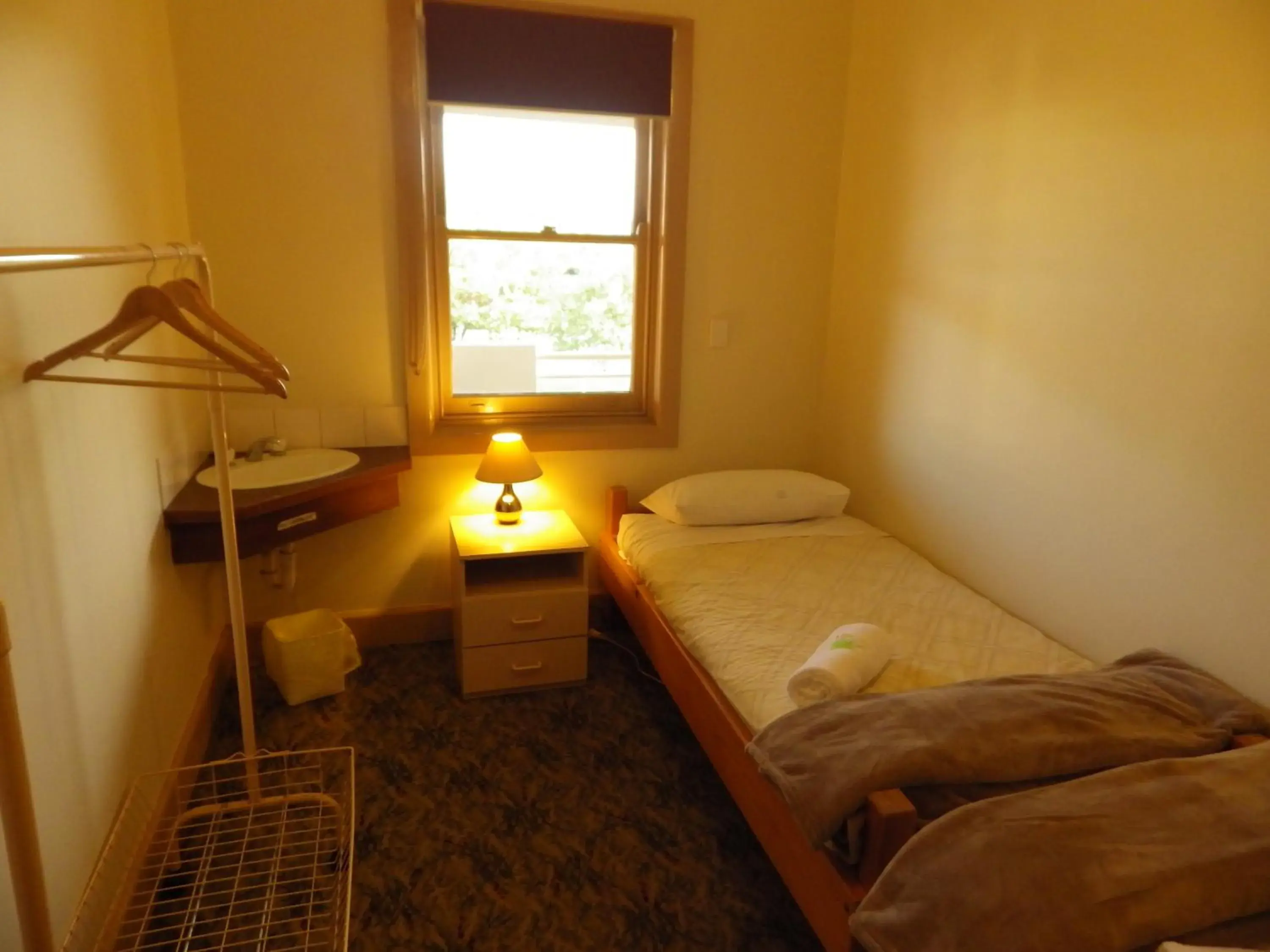 Twin Room with Shared Bathroom in Delatite Hotel Twin Room with Shared Bathroom in Delatite Hotel