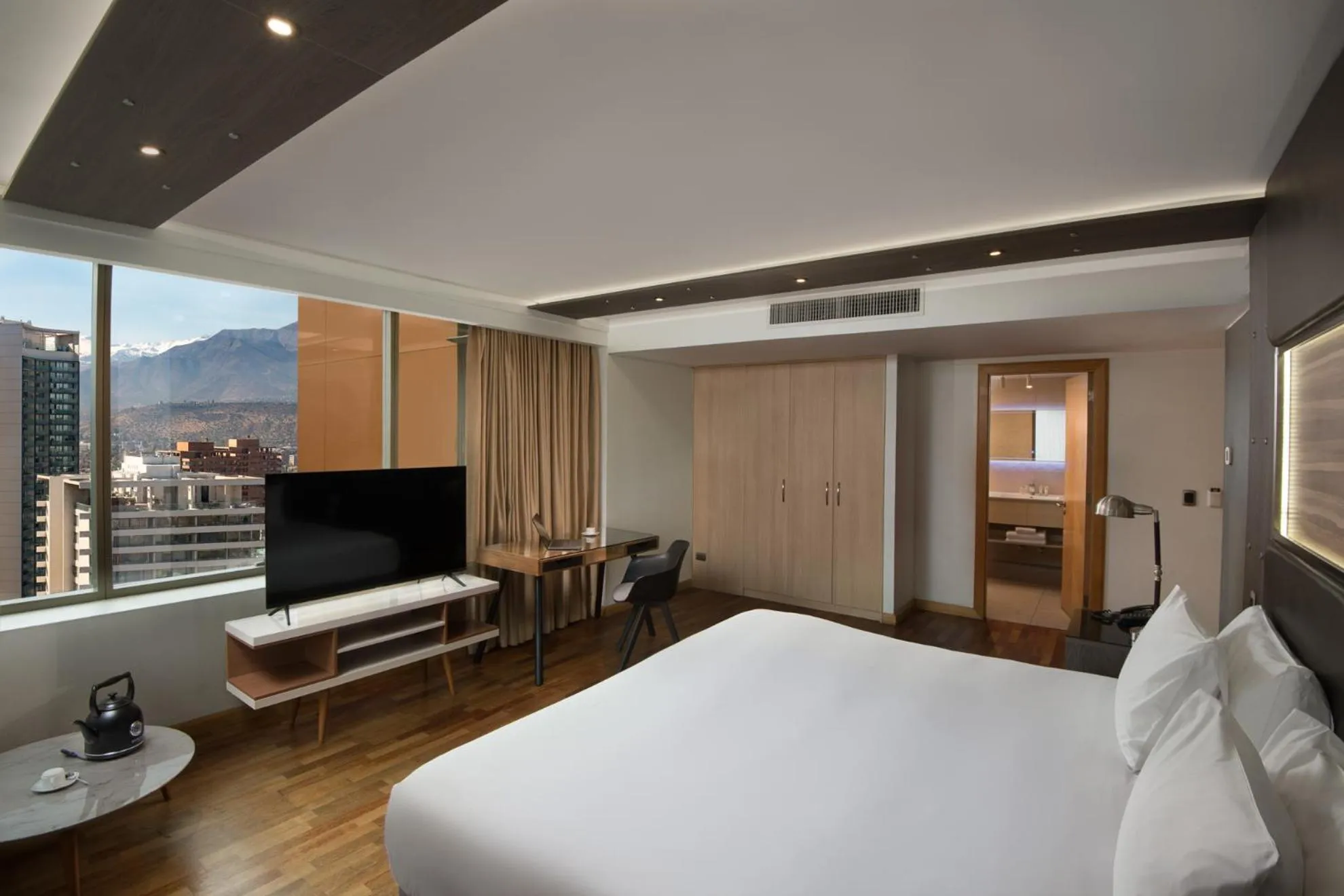 Bedroom, Bed in Boulevard Suites Ferrat