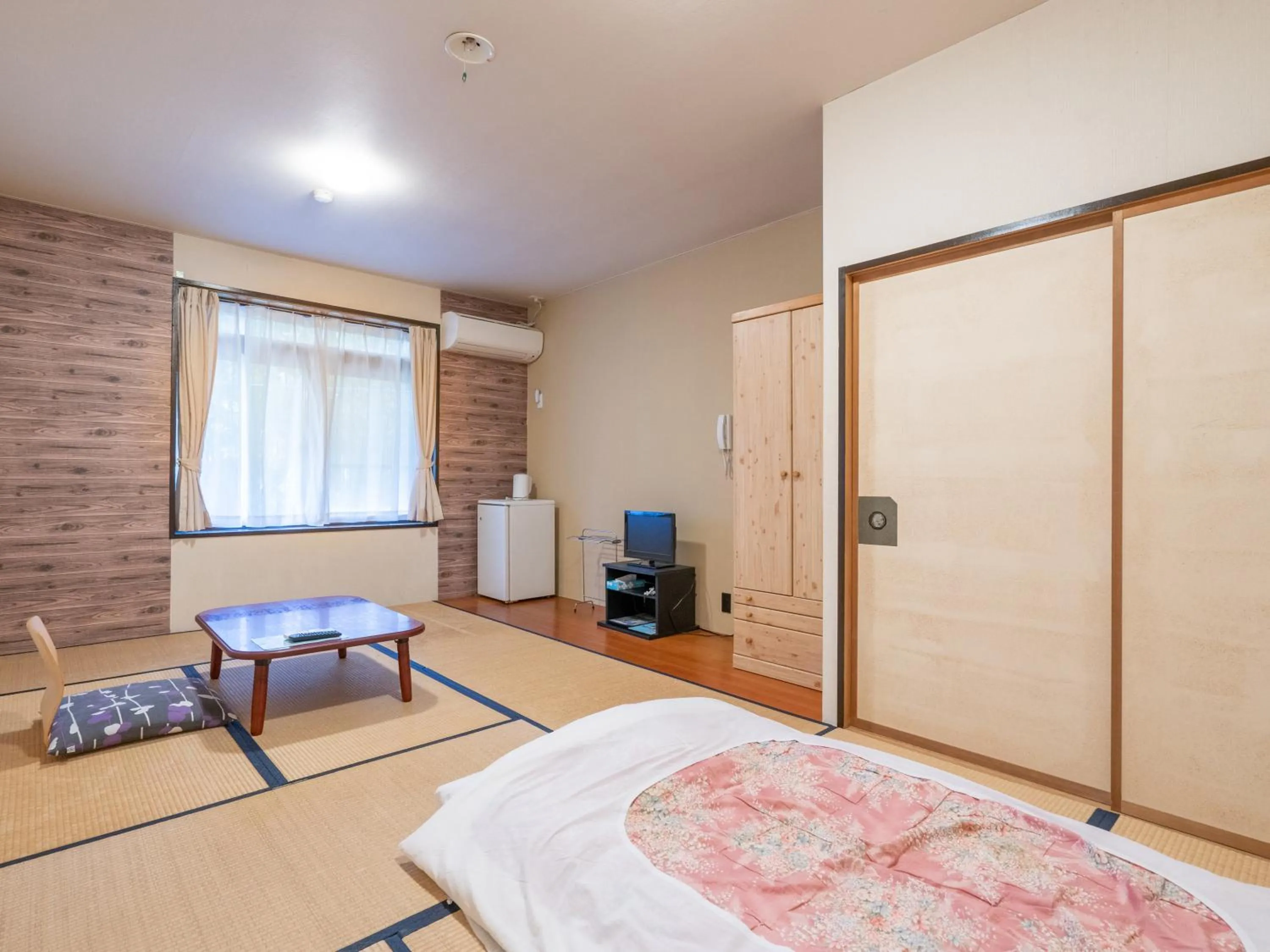 Photo of the whole room, Bed in Kitakaruizawa Kogen Hotel