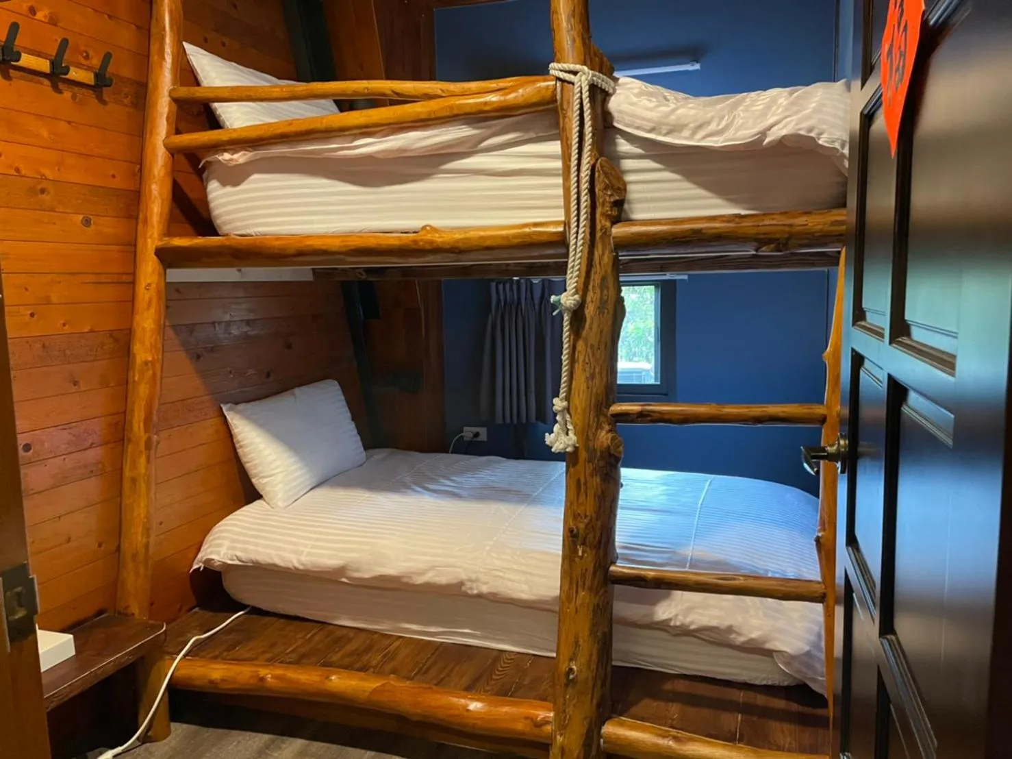 Bed in Yue Lake Backpackers