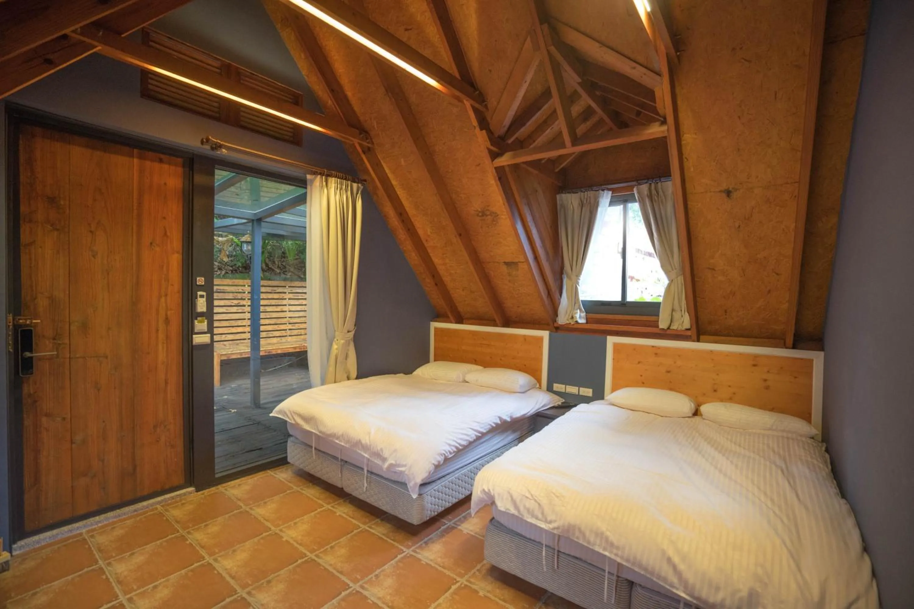 Bed in Yue Lake Backpackers