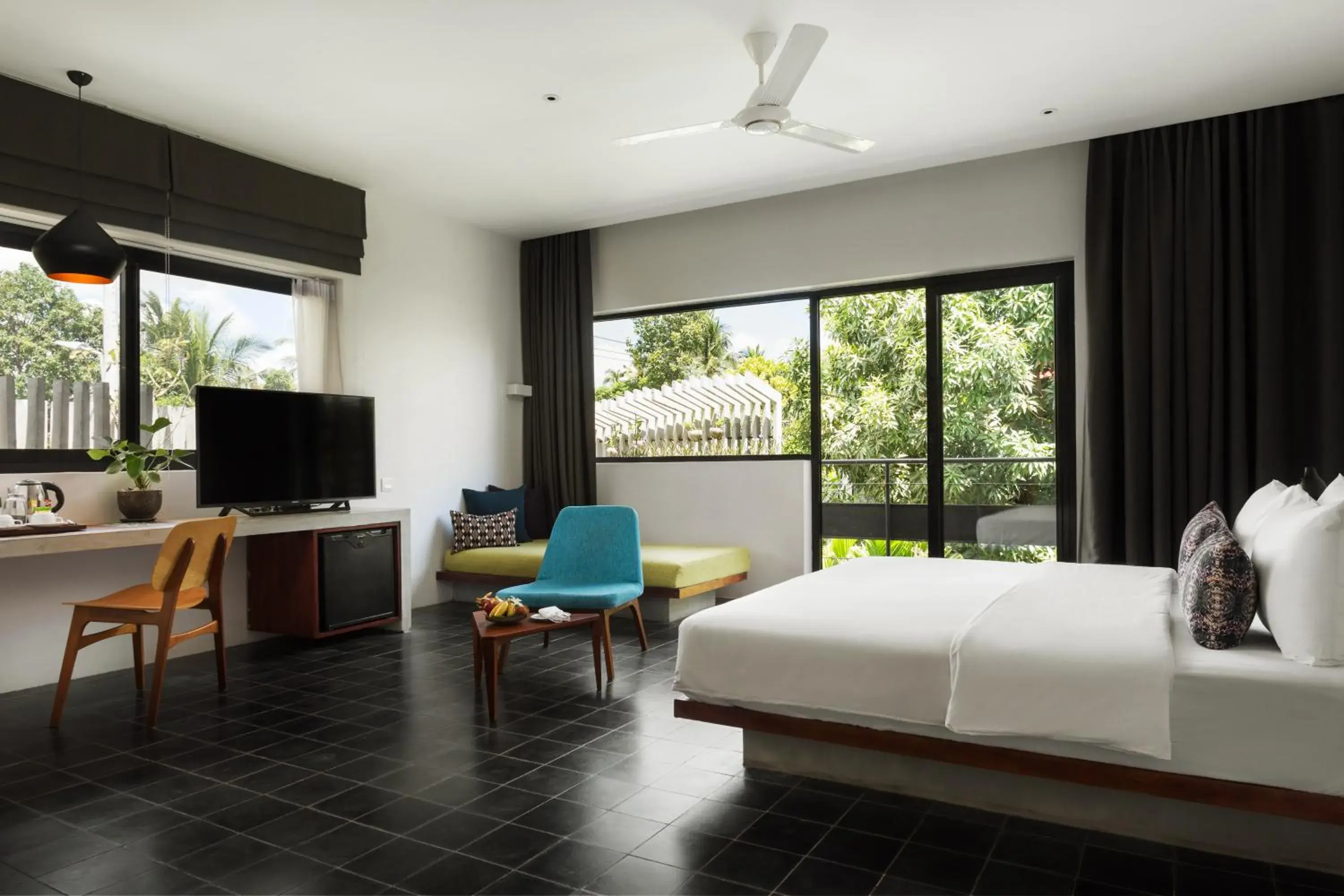 Jacuzzi King Suite with Balcony with 35% Off Spa in Hillocks Hotel & Spa Jacuzzi King Suite with Balcony with 35% Off Spa in Hillocks Hotel & Spa