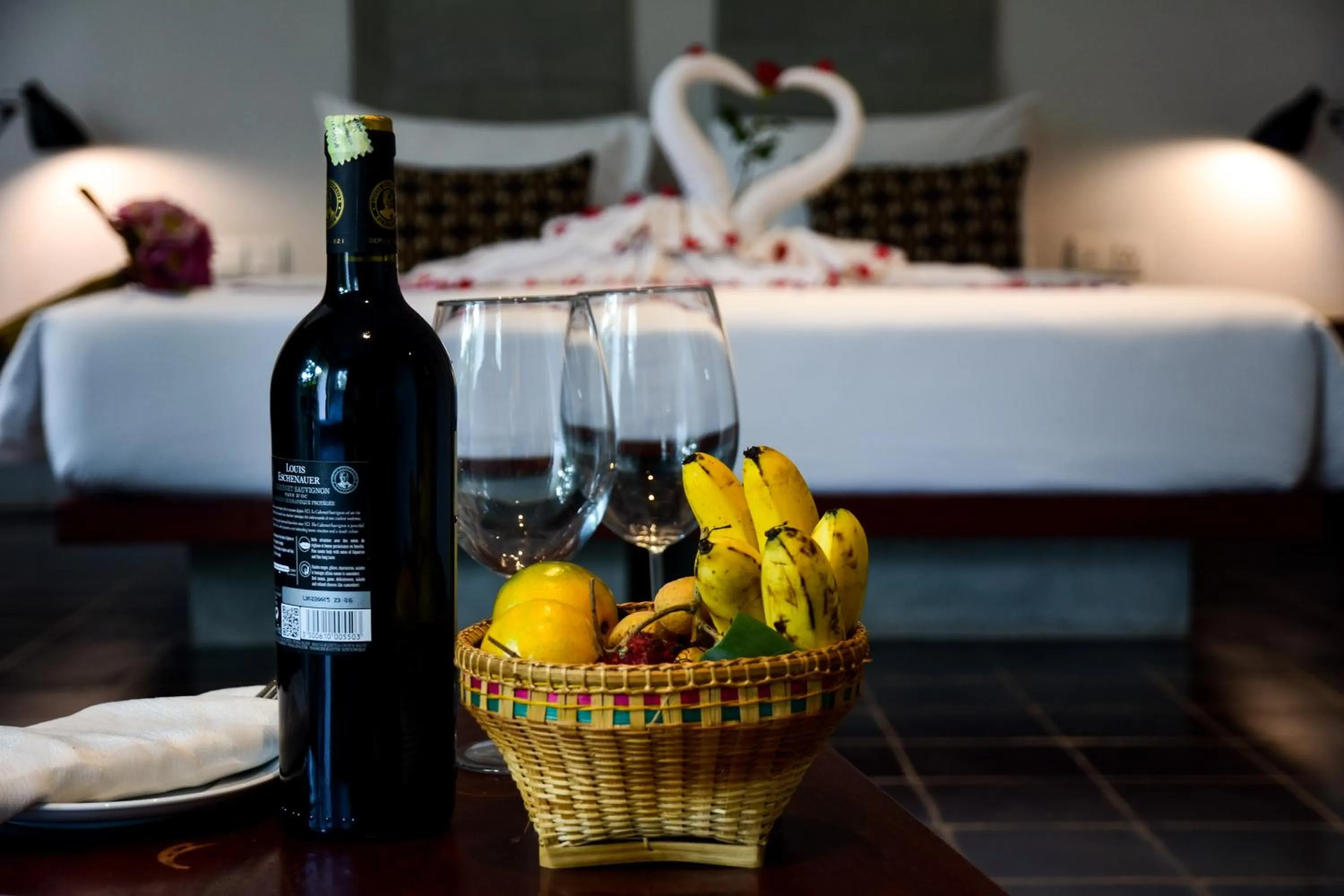 Alcoholic drinks, Bed in Hillocks Hotel & Spa