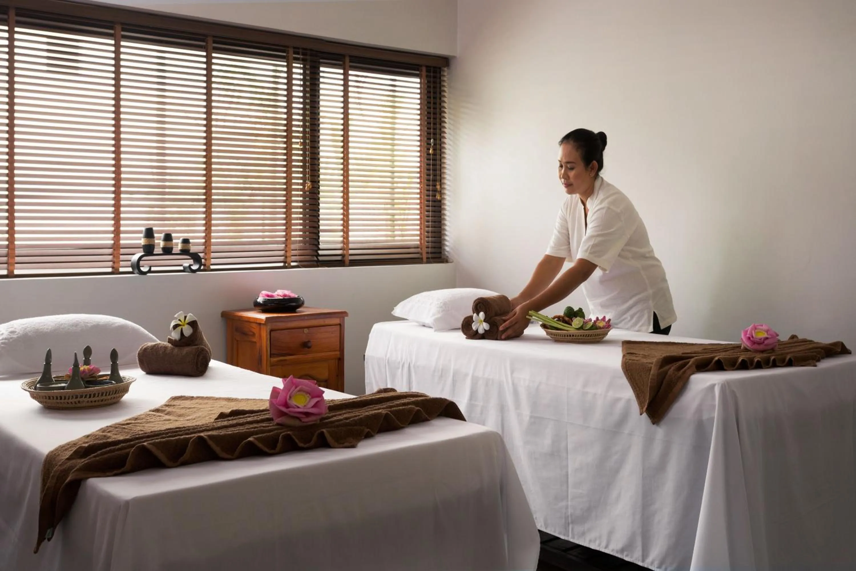 Staff, Bed in Hillocks Hotel & Spa