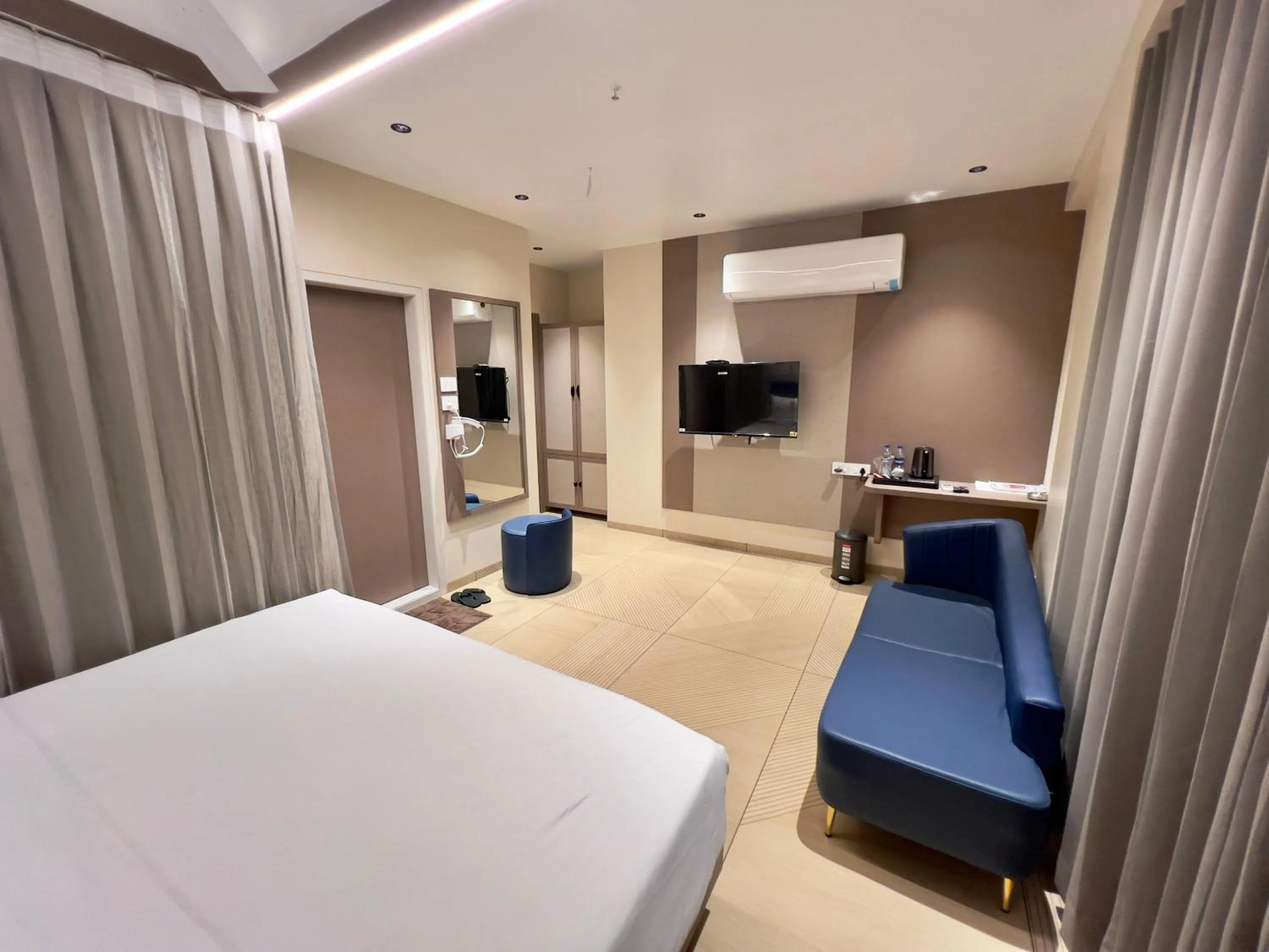 Bed in Hotel Grand Pragati