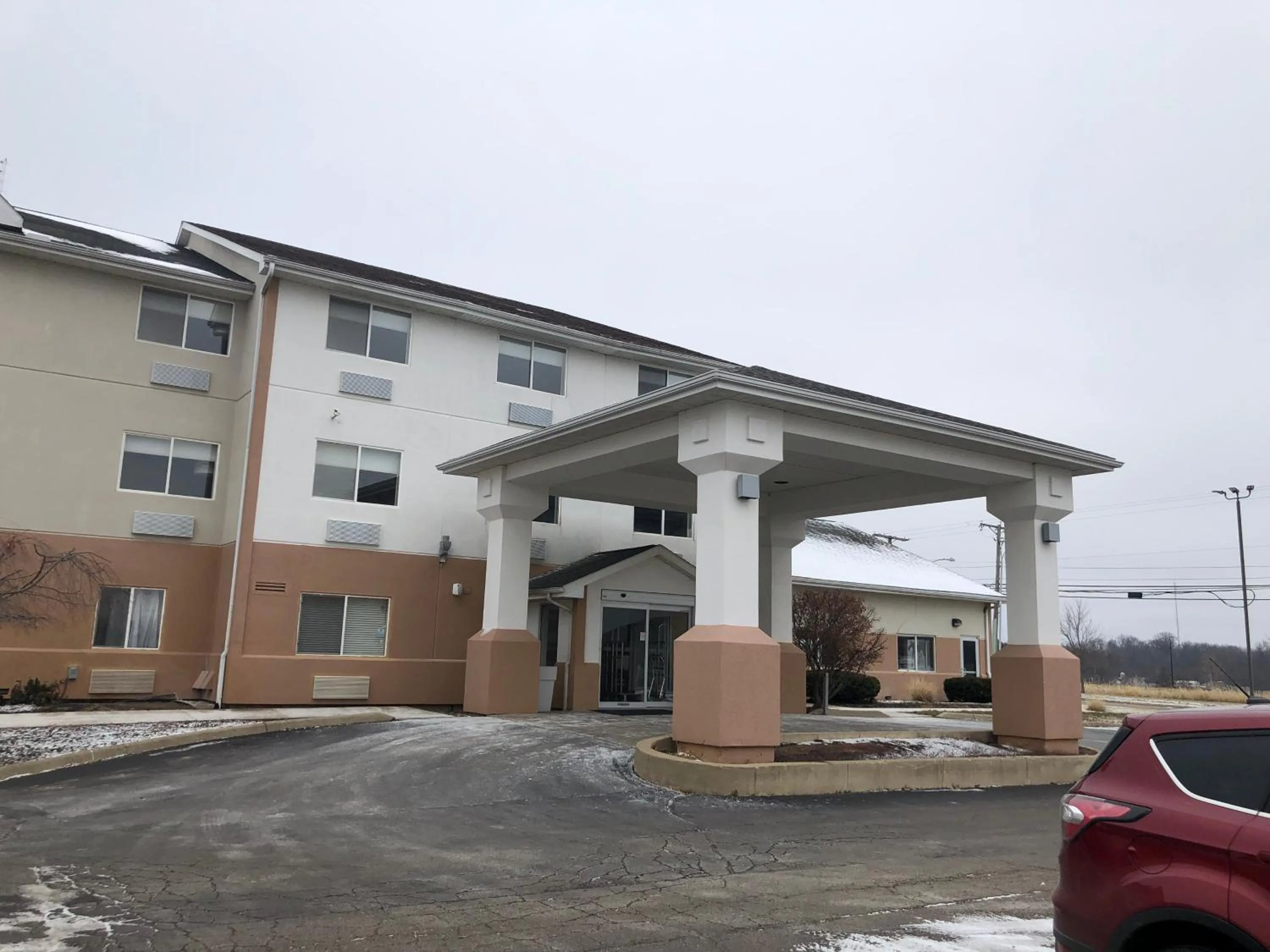 Property building in Holiday Inn Express Mt. Vernon by IHG