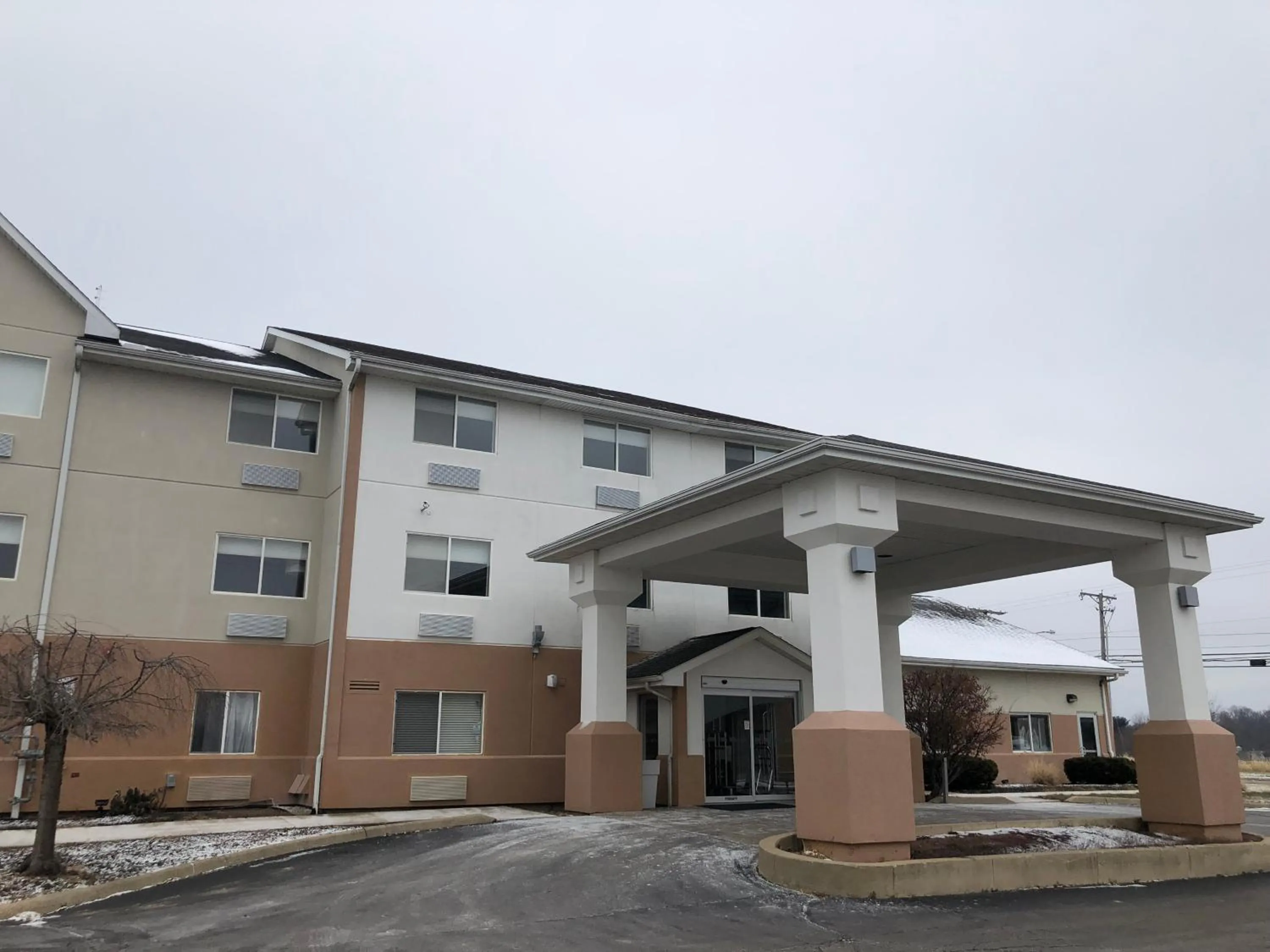 Property building in Holiday Inn Express Mt. Vernon by IHG