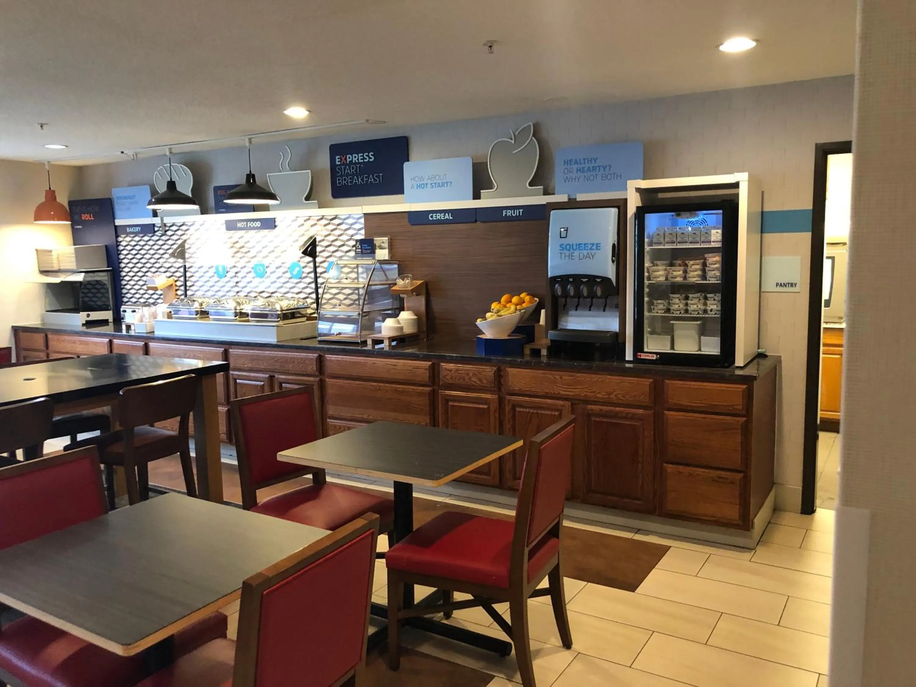 Breakfast in Holiday Inn Express Mt. Vernon by IHG