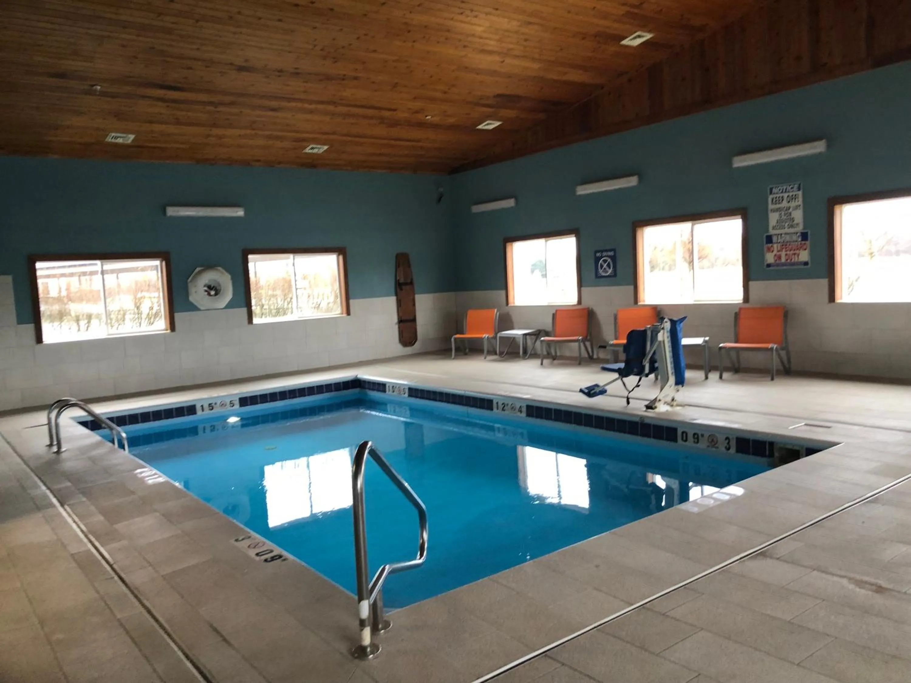 Pool view in Holiday Inn Express Mt. Vernon by IHG