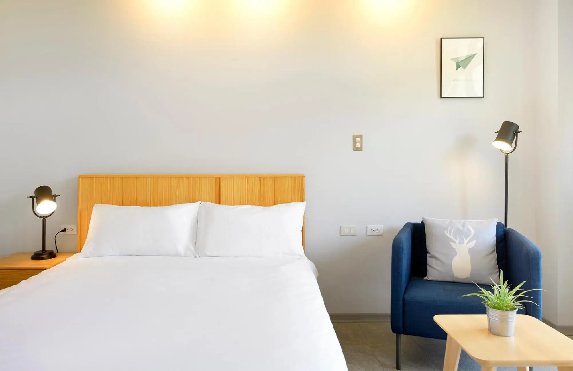 Double Room with Balcony - single occupancy in Notting Hill B&B Double Room with Balcony - single occupancy in Notting Hill B&B