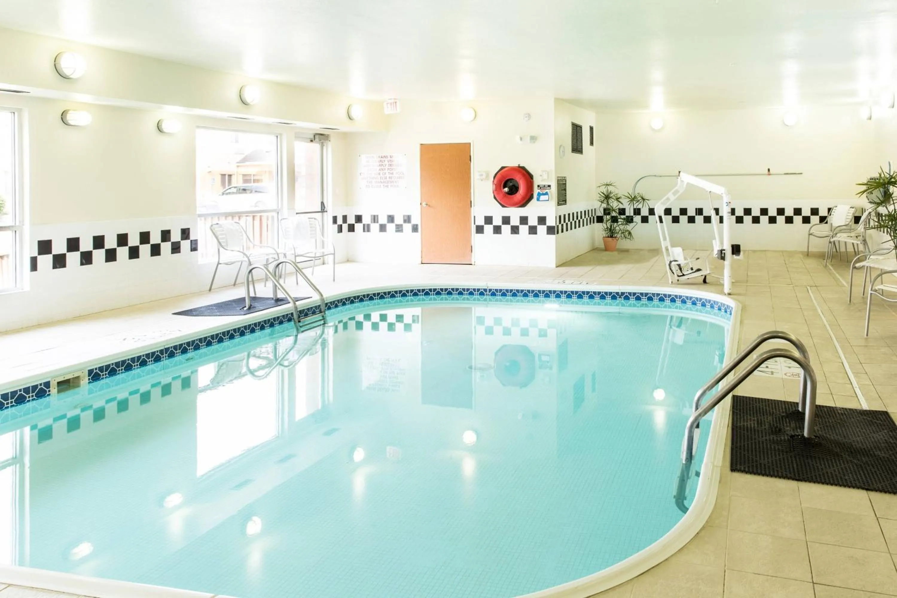 Swimming pool in Fairfield Inn & Suites Billings