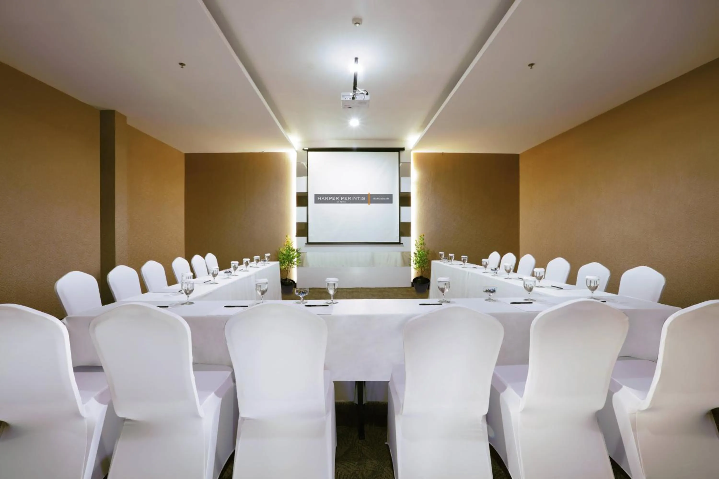 Meeting/conference room in Harper Perintis by ASTON