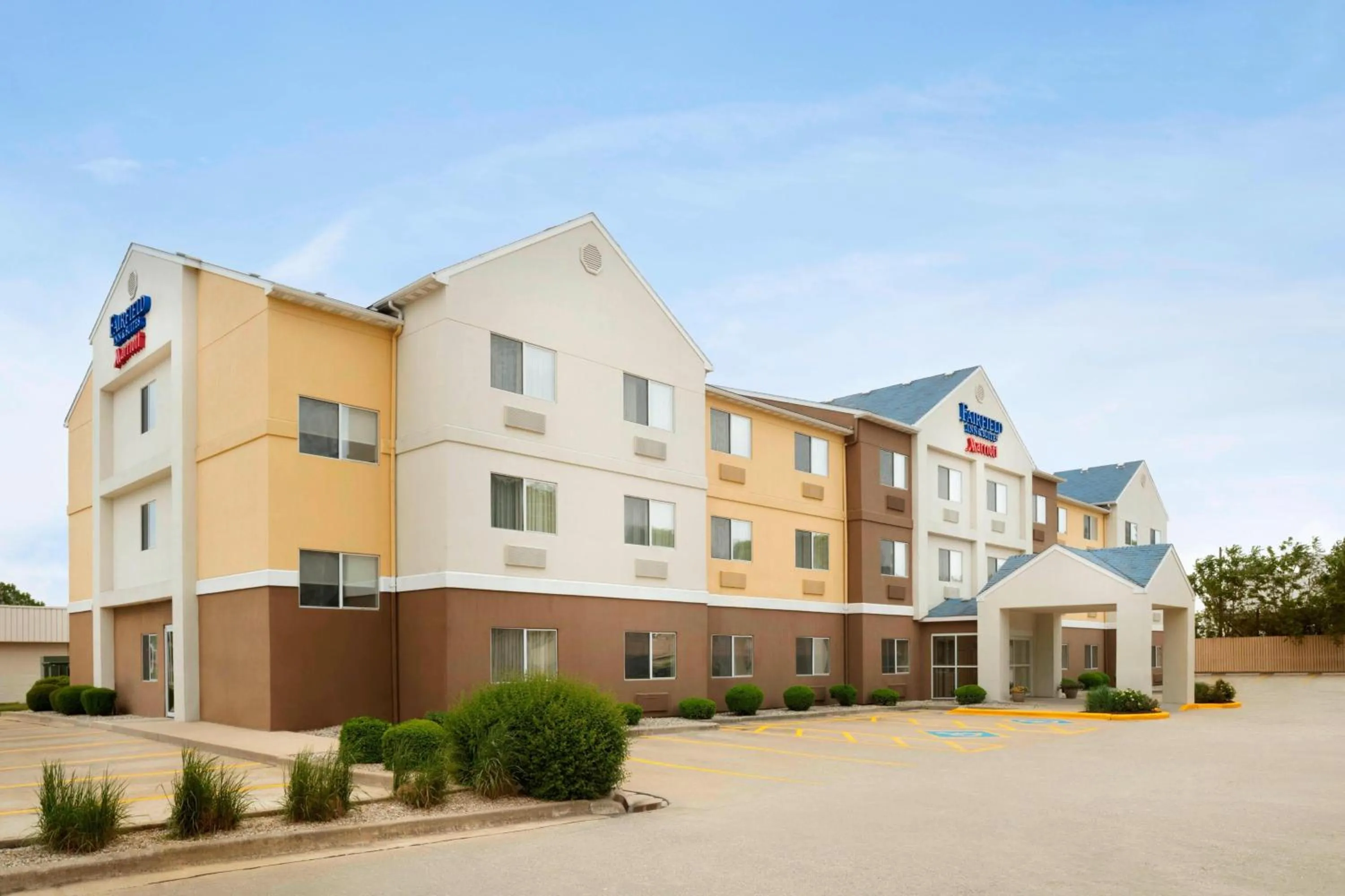 Property building in Fairfield Inn & Suites by Marriott Champaign