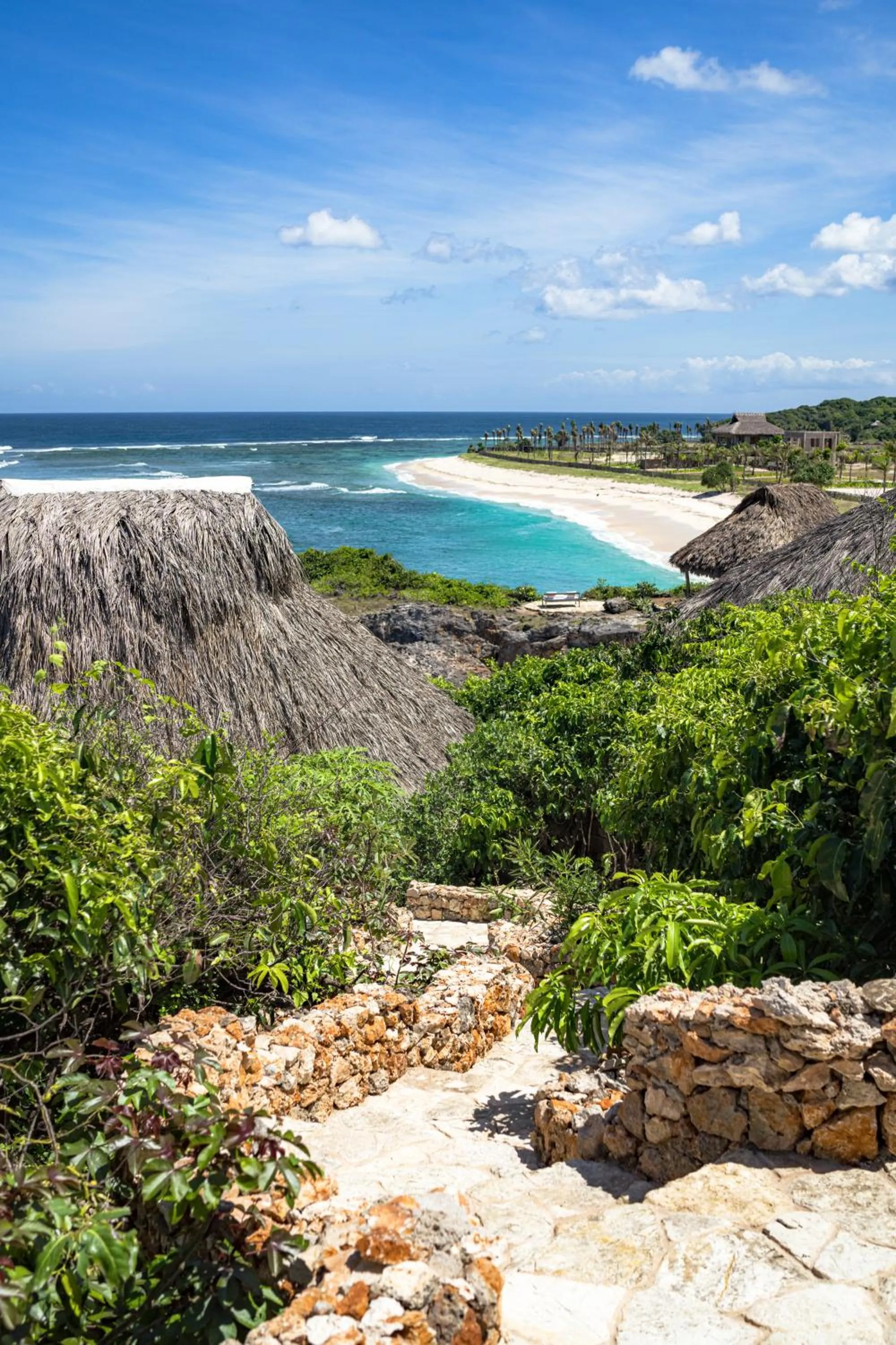 Property building in Bo'a Vida Rote