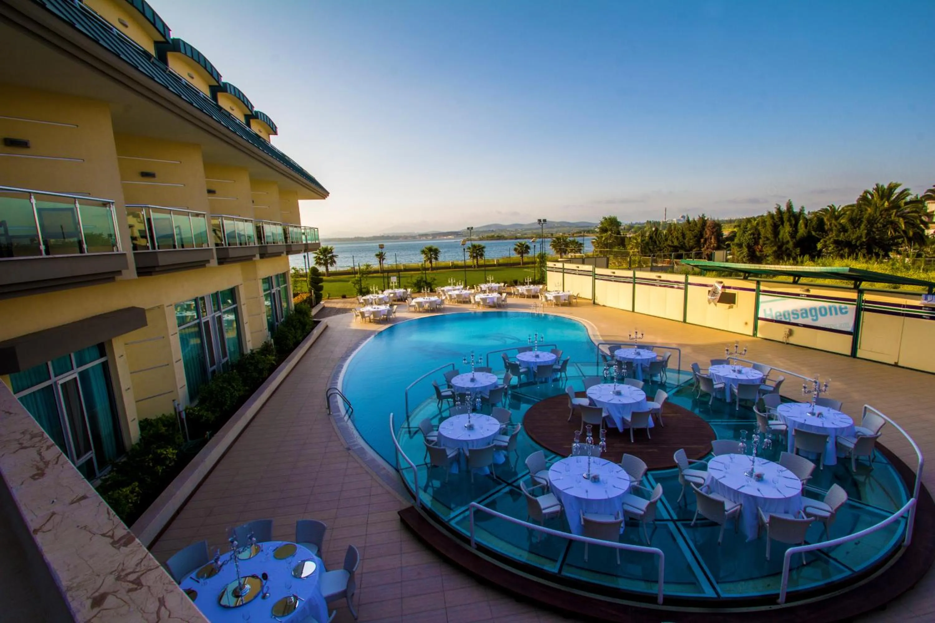 Swimming pool in Hotel Hegsagone Marine Asia