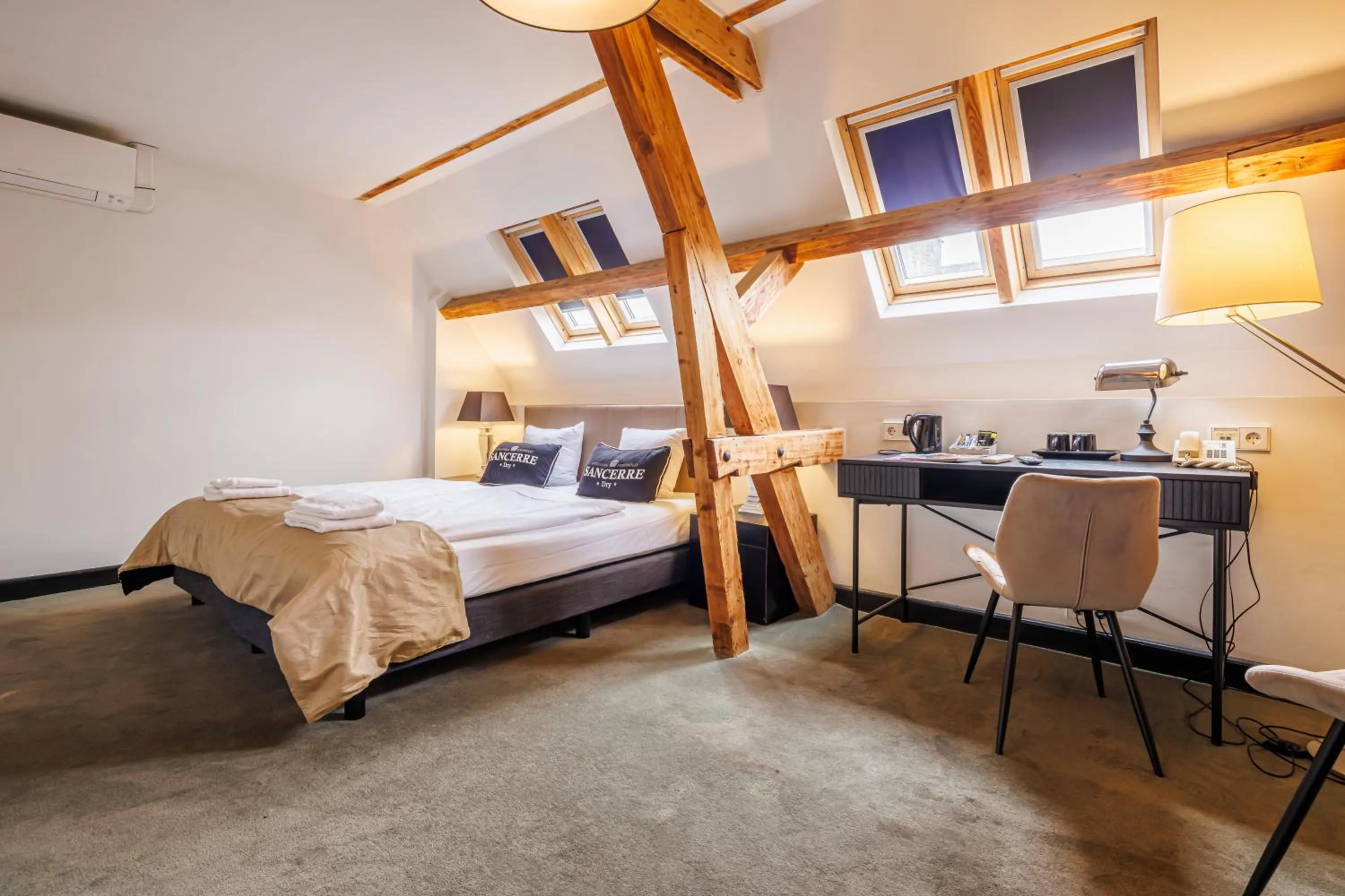 Bed in Grand Hotel Alkmaar