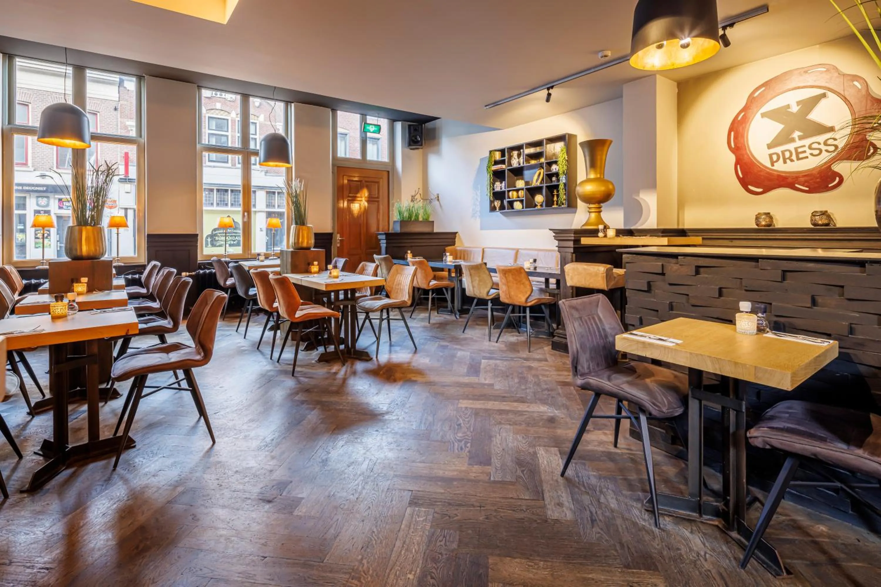 Restaurant/places to eat in Grand Hotel Alkmaar