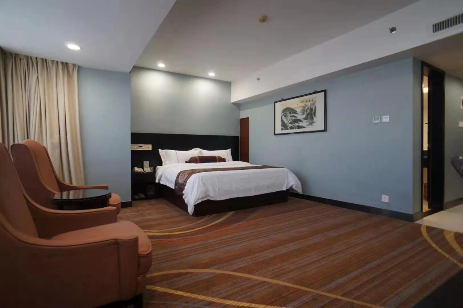 Photo of the whole room, Bed in Skyline Plaza Hotel Guangzhou