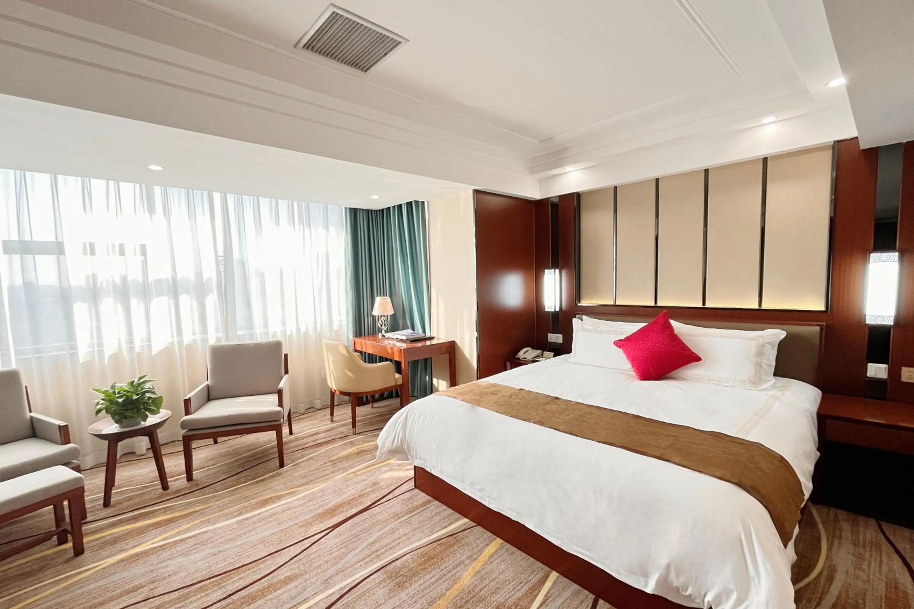 Photo of the whole room, Bed in Skyline Plaza Hotel Guangzhou