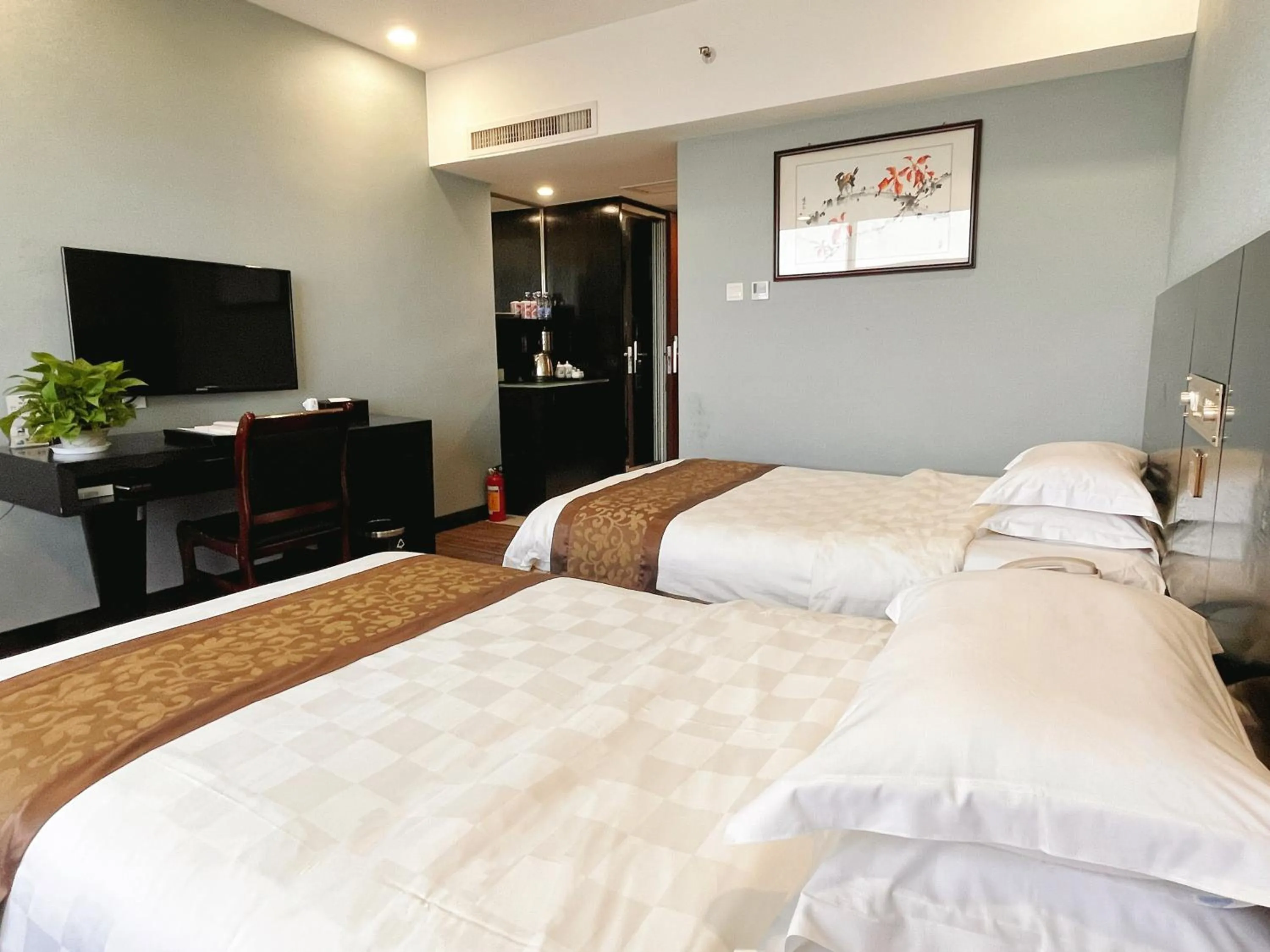 Photo of the whole room, Bed in Skyline Plaza Hotel Guangzhou