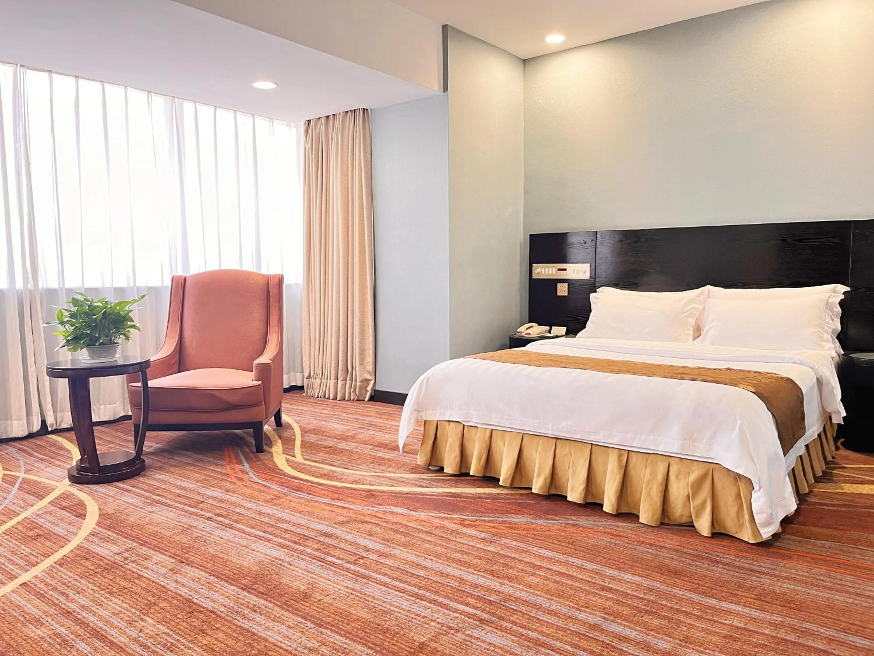 Seating area, Bed in Skyline Plaza Hotel Guangzhou