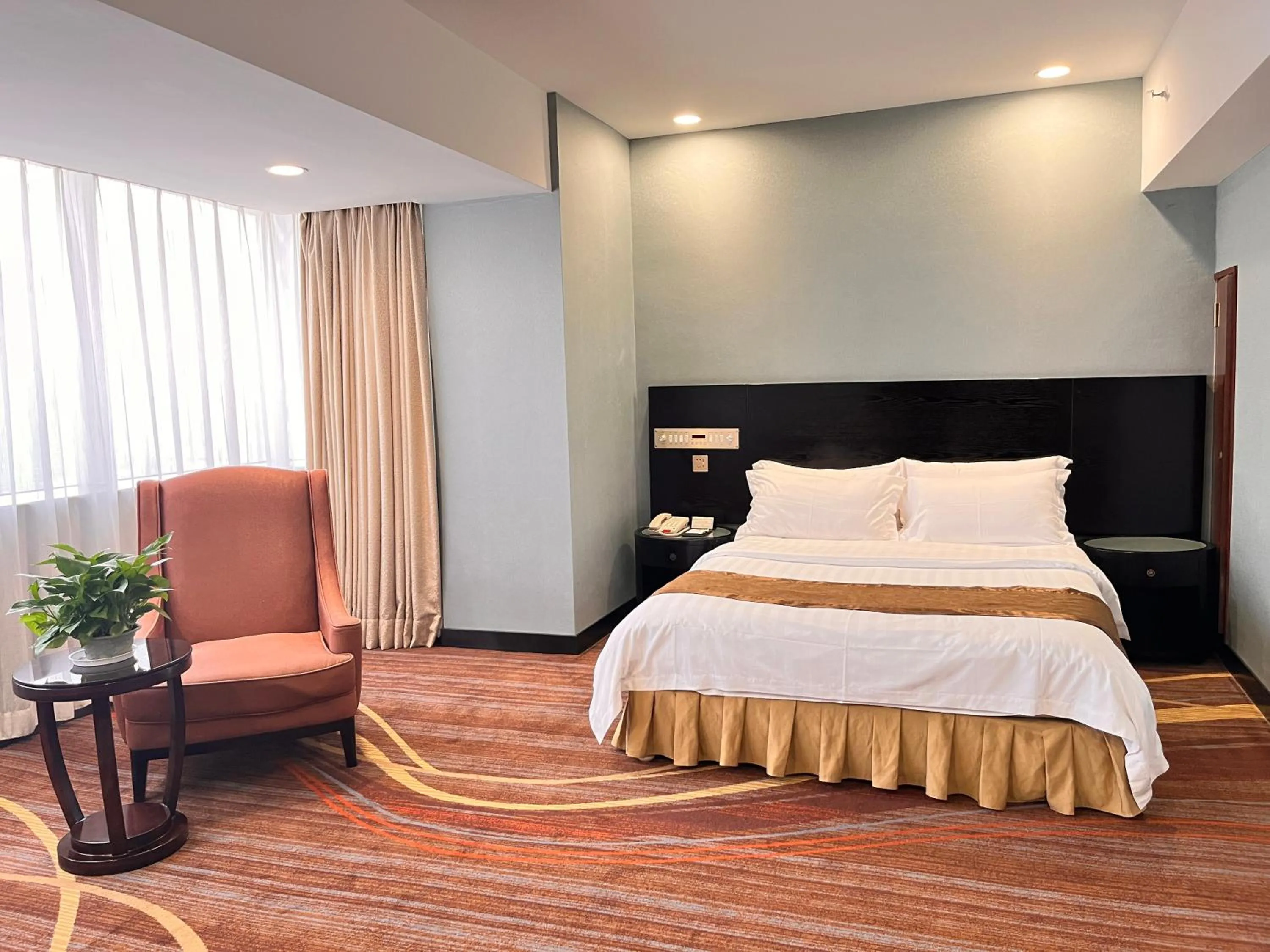 Photo of the whole room, Bed in Skyline Plaza Hotel Guangzhou