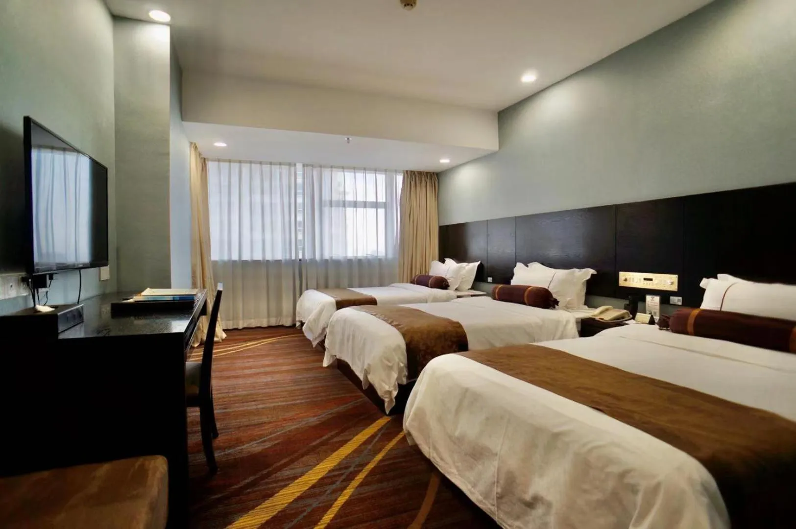 Photo of the whole room, Bed in Skyline Plaza Hotel Guangzhou